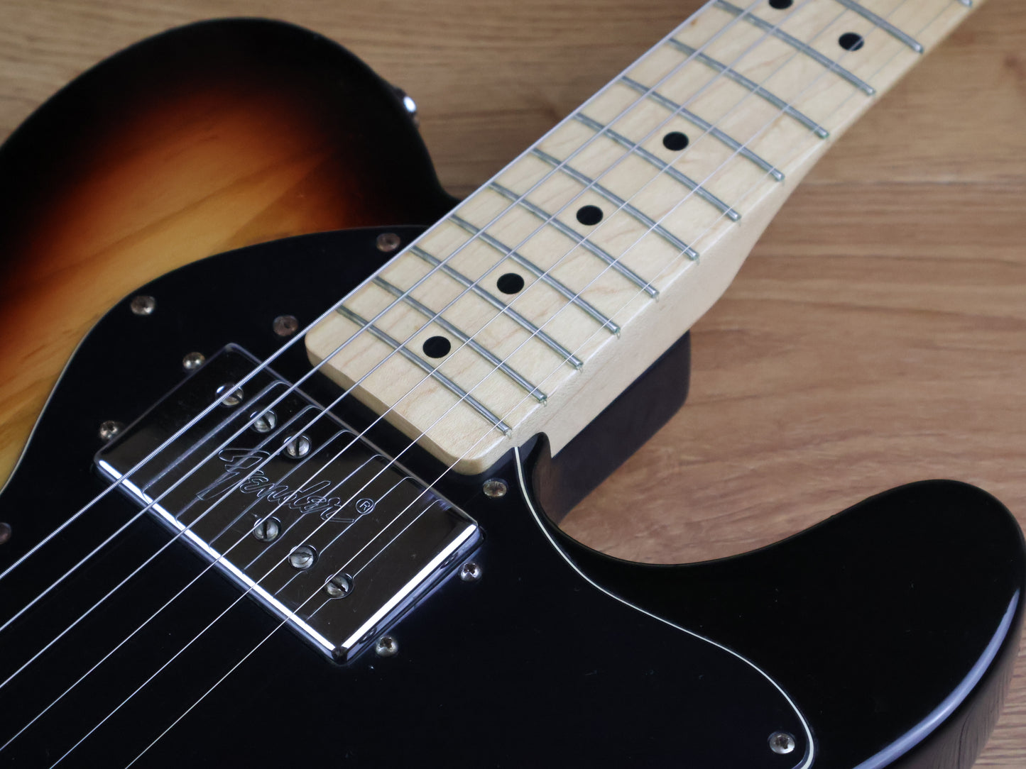 2015 Fender Classic Series '72 Telecaster Thinline Deluxe (3-Color Sunburst)