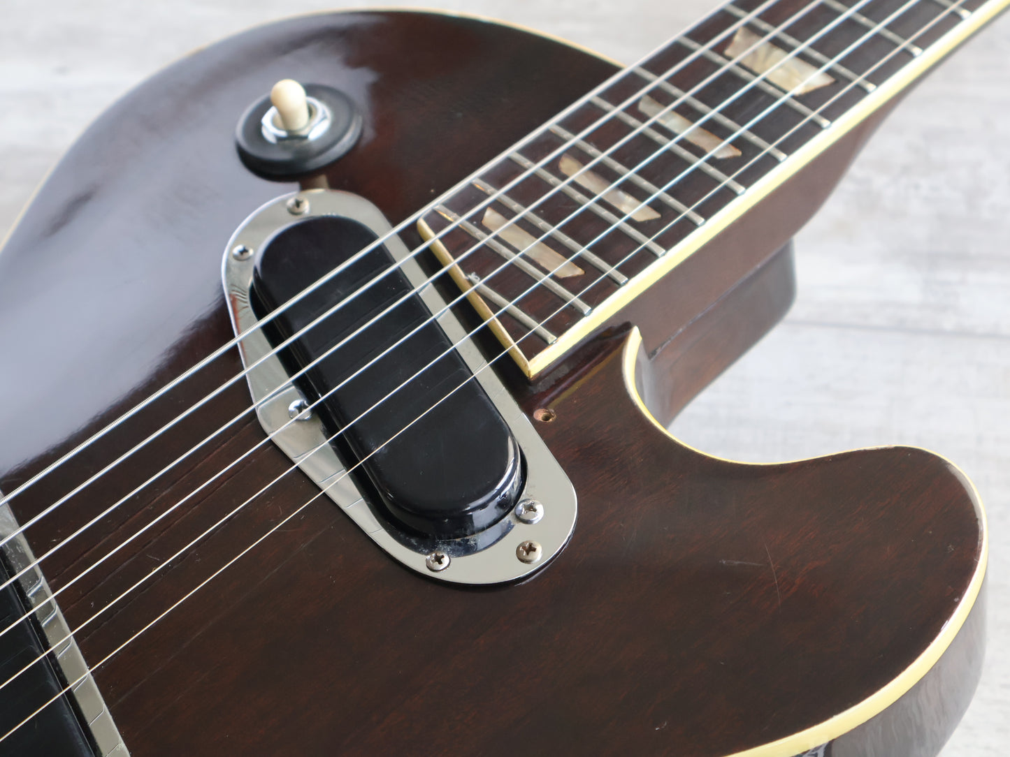 1974 Greco Japan PE-600 Les Paul Professional (Walnut)