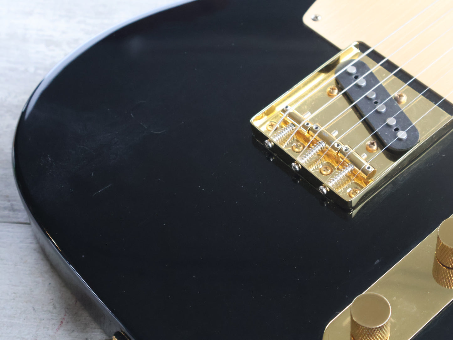 Squier 40th Anniversary "Gold Edition" Telecaster (Black)