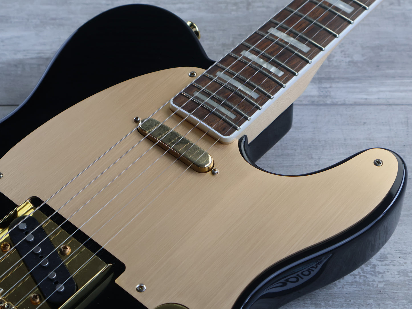 Squier 40th Anniversary "Gold Edition" Telecaster (Black)