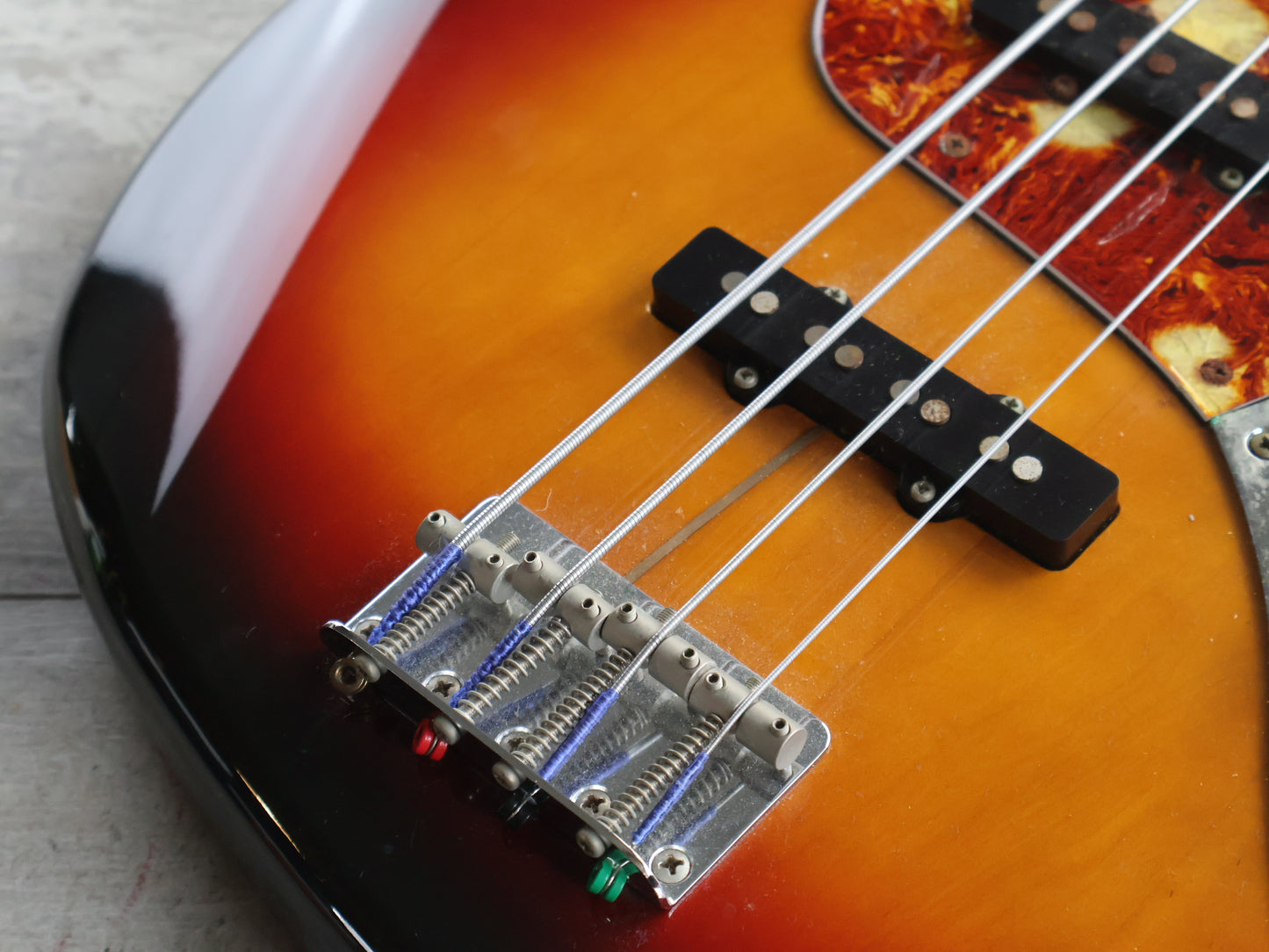 1982 Fernandes Japan RJB-FL Revival Series Fretless Jazz Bass (Sunburst)
