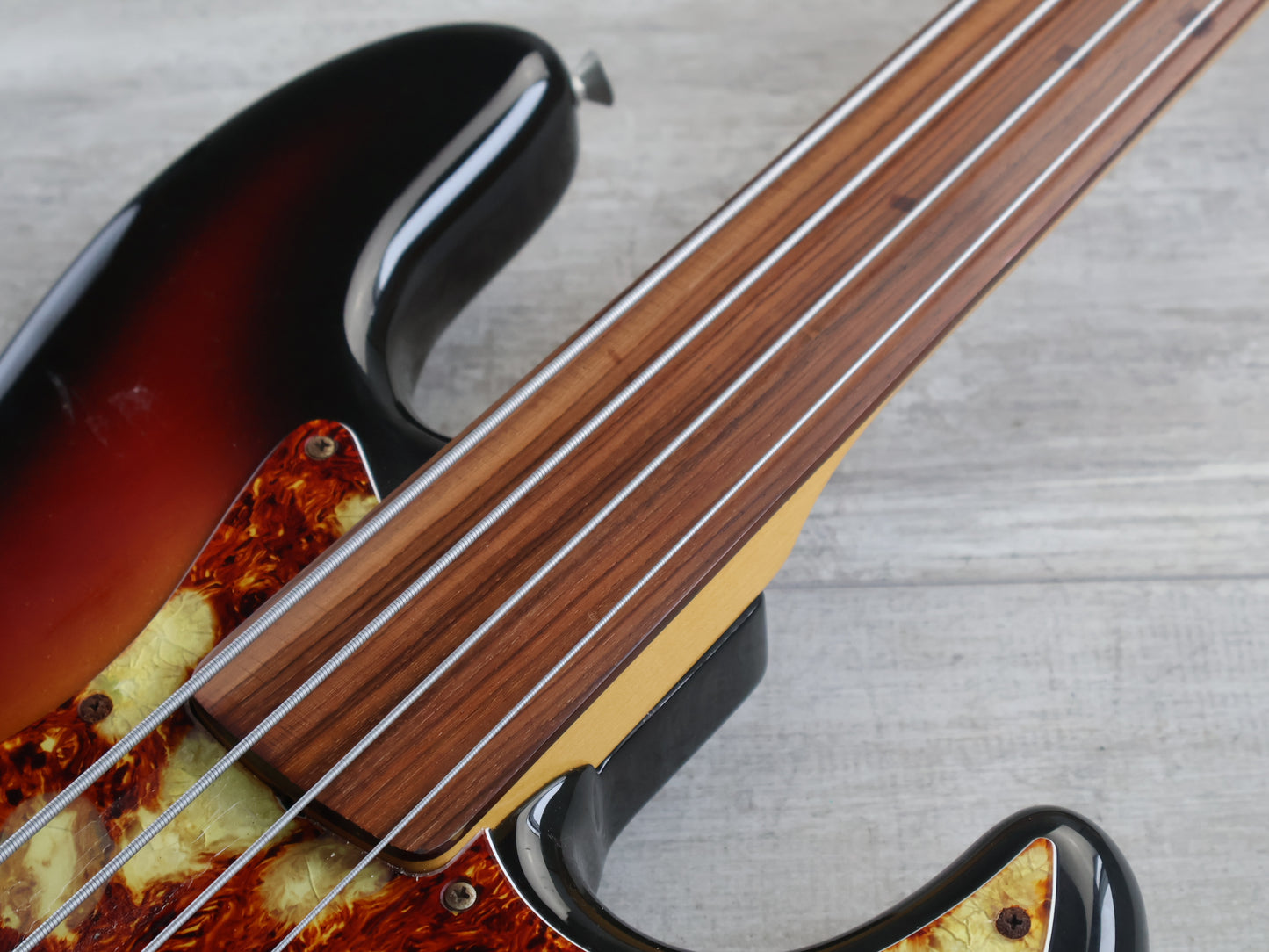 1982 Fernandes Japan RJB-FL Revival Series Fretless Jazz Bass (Sunburst)