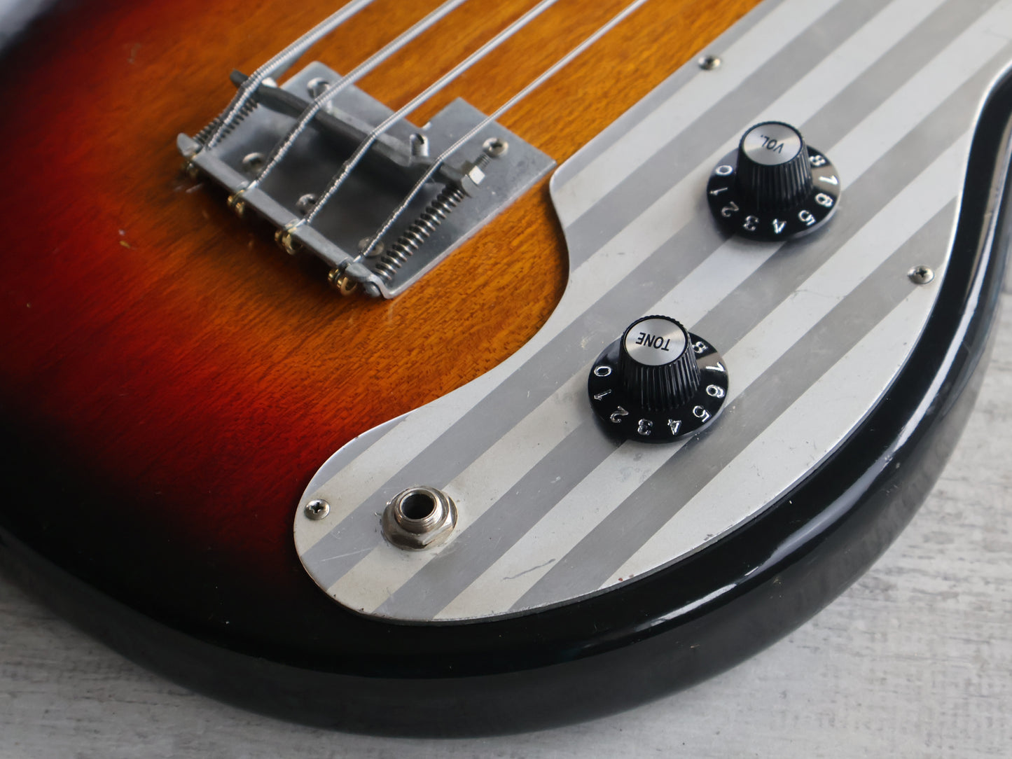 1960's Teisco Japan BS-101 Short Scale Bass w/Goldfoil (Sunburst)