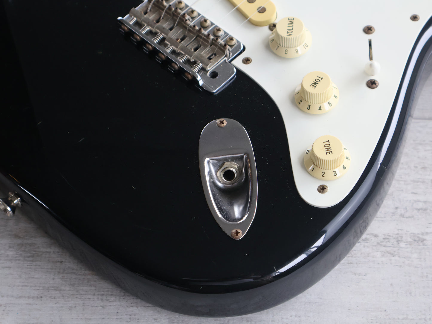 1986 Squier (by Fender Japan) SST-30 Vintage Stratocaster (Black)