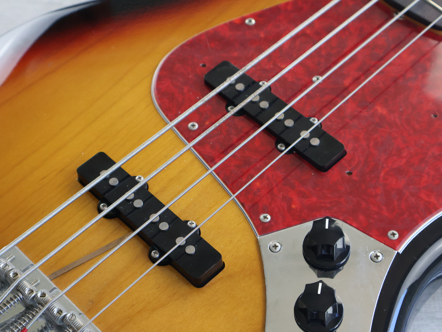 1999 Fender Japan (by Tokai) JB62-58 '62 Reissue Jazz Bass (Sunburst)