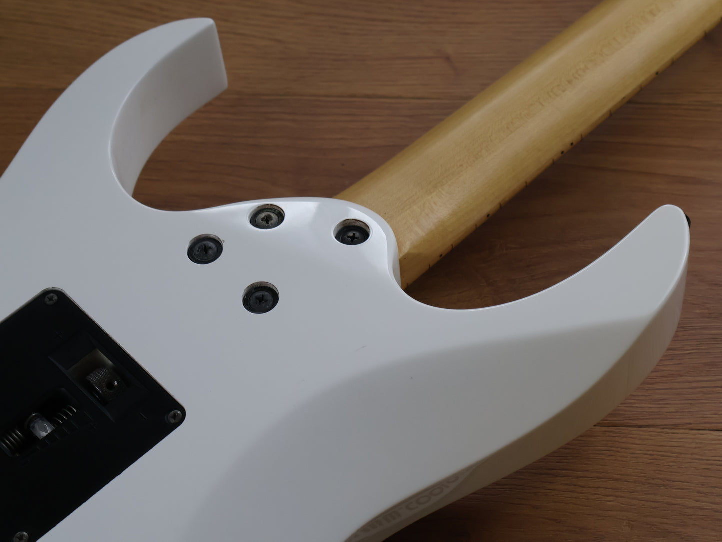 2011 Ibanez RG350MPZ HSH Superstrat (White)
