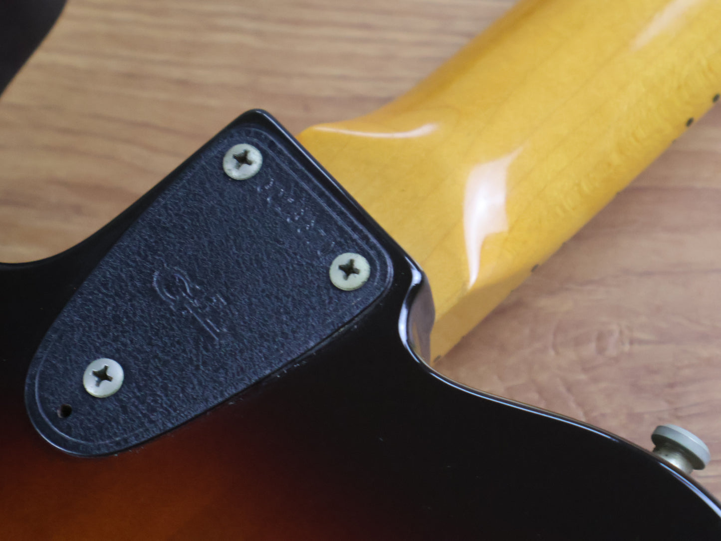 1986 G&L USA (by Leo Fender) ASAT Telecaster (Three-Tone Sunburst)