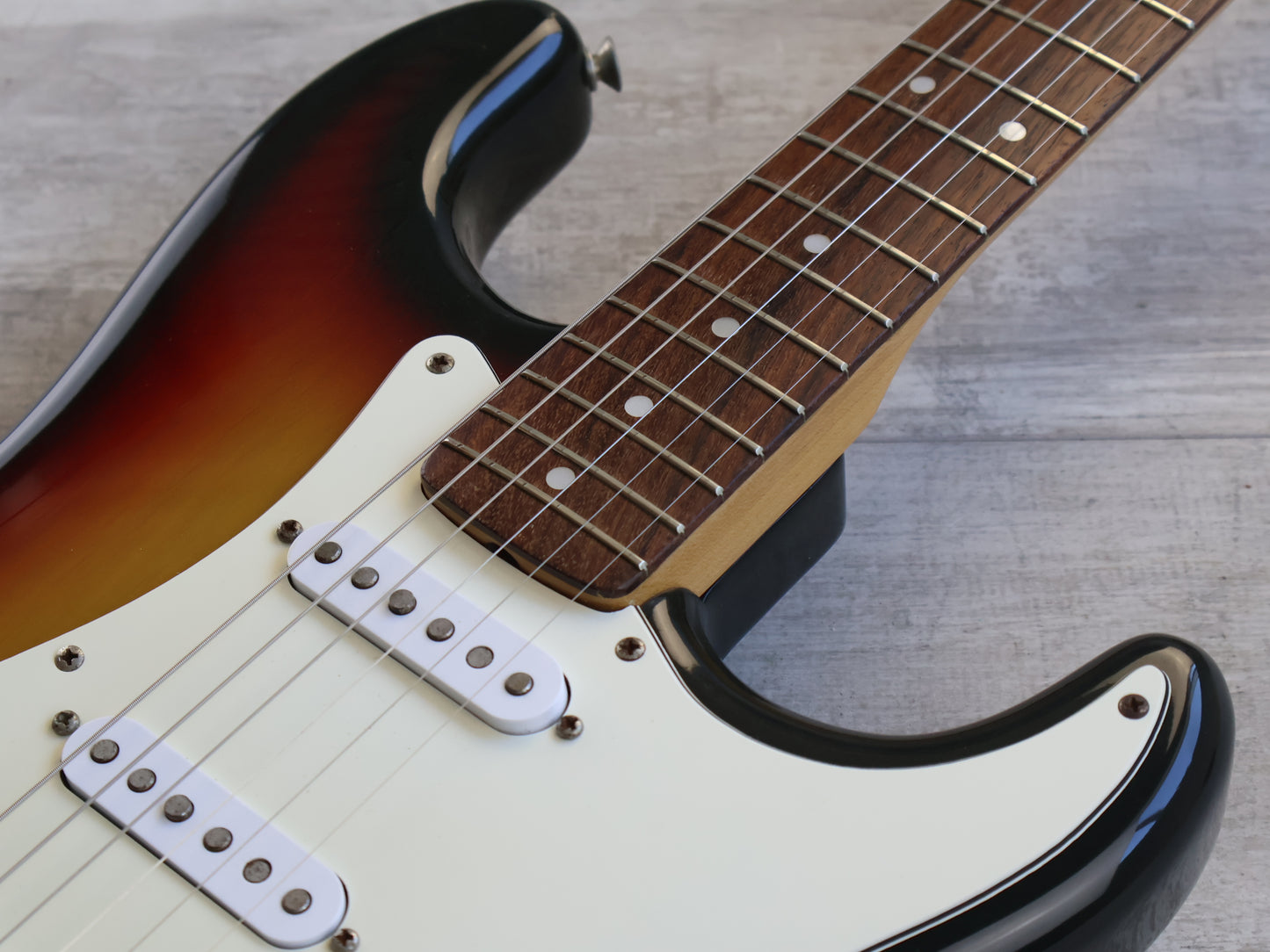 1977 Greco Japan SE-600 Sparkle Sounds Stratocaster (Sunburst)
