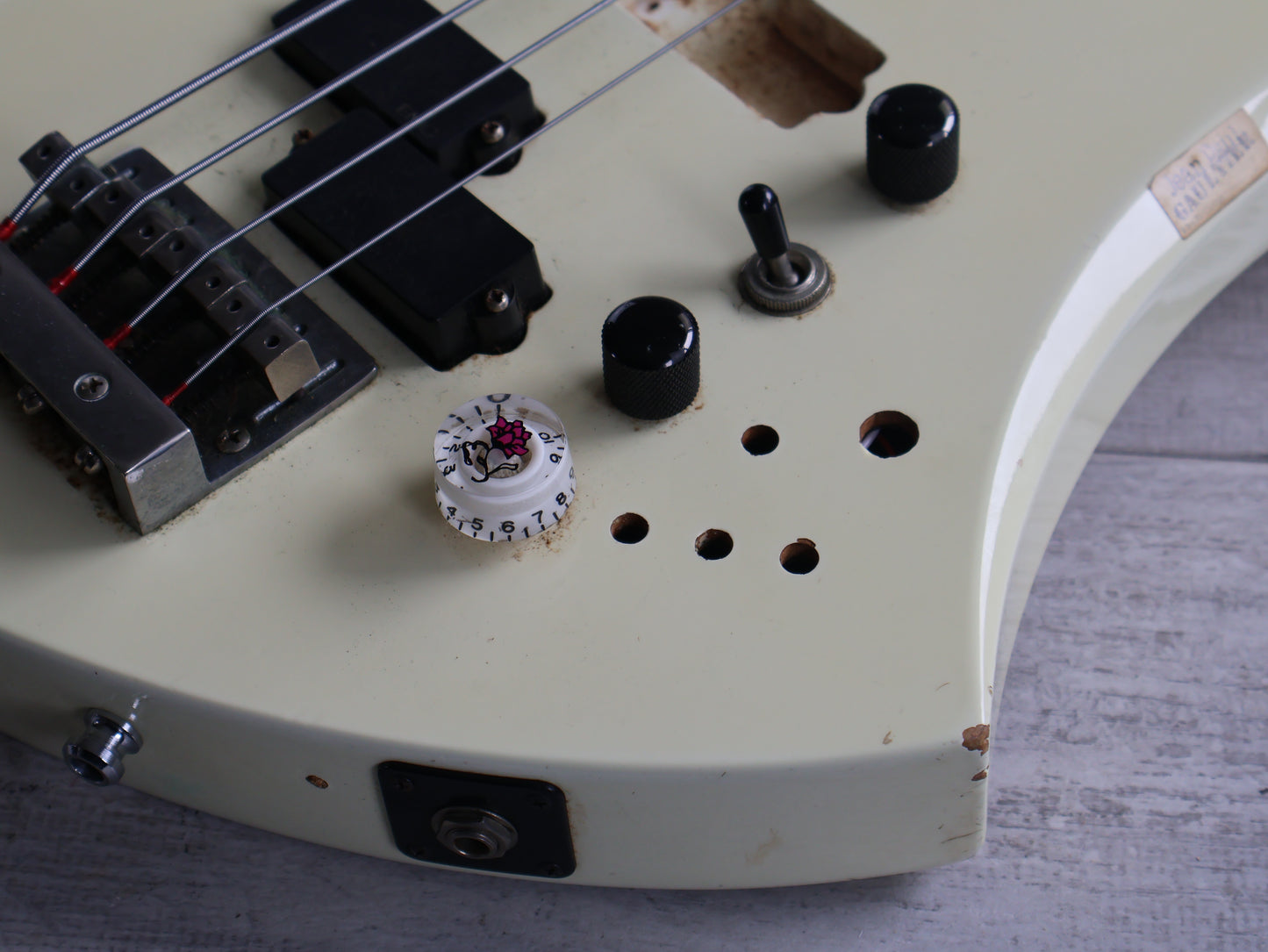 1986 BC Rich Japan NJ Series MB-20 Mockingbird Bass w/EMG (Vintage White)