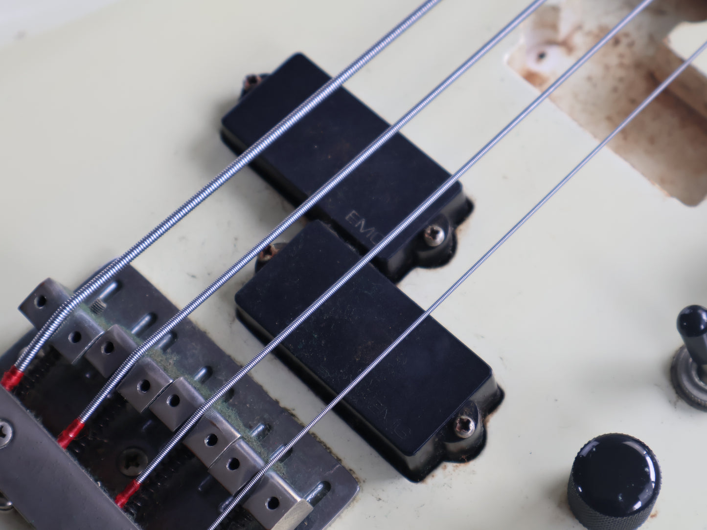 1986 BC Rich Japan NJ Series MB-20 Mockingbird Bass w/EMG (Vintage White)