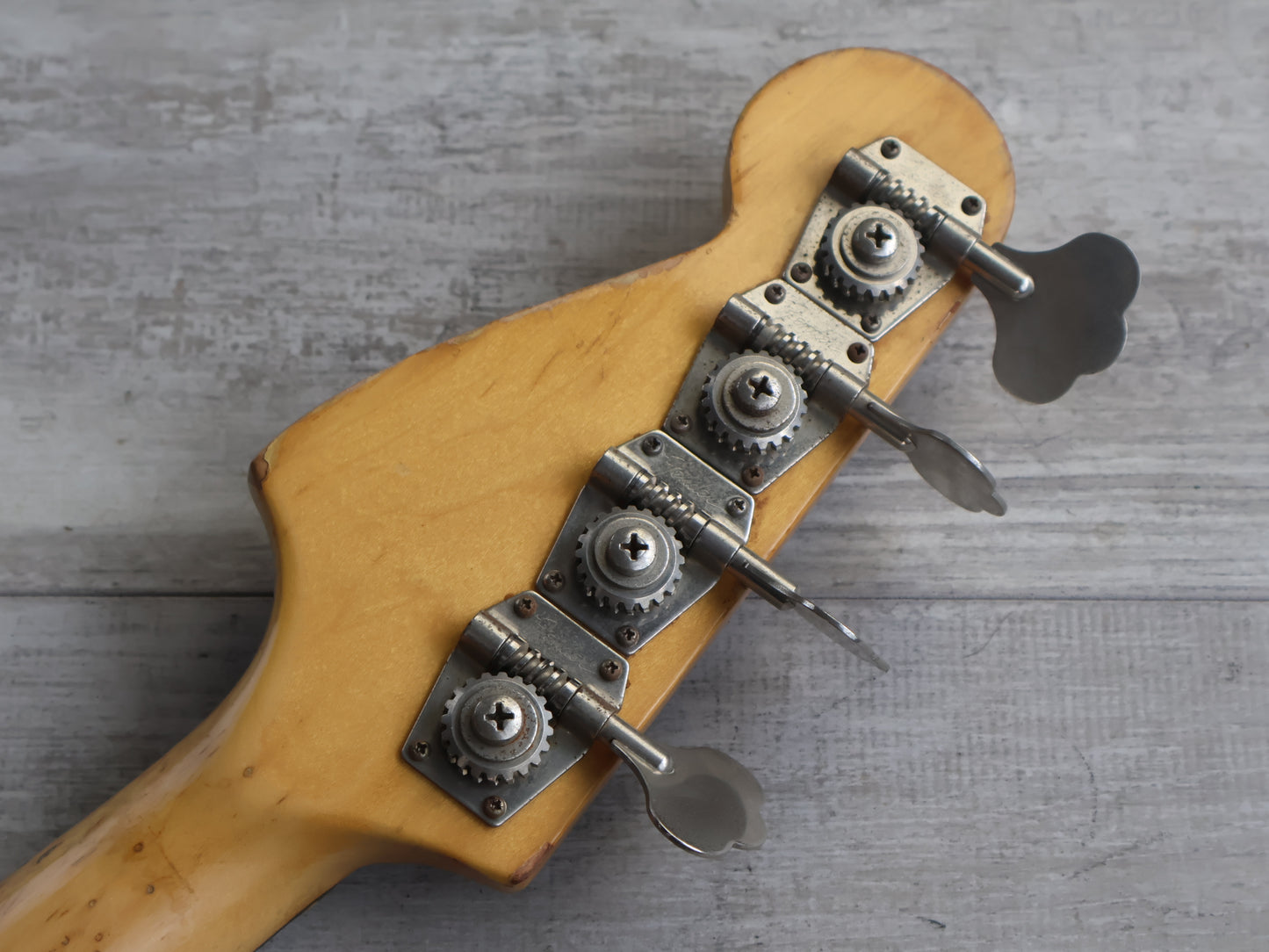 1980 Fender USA Musicmaster Bass (Monaco Yellow)