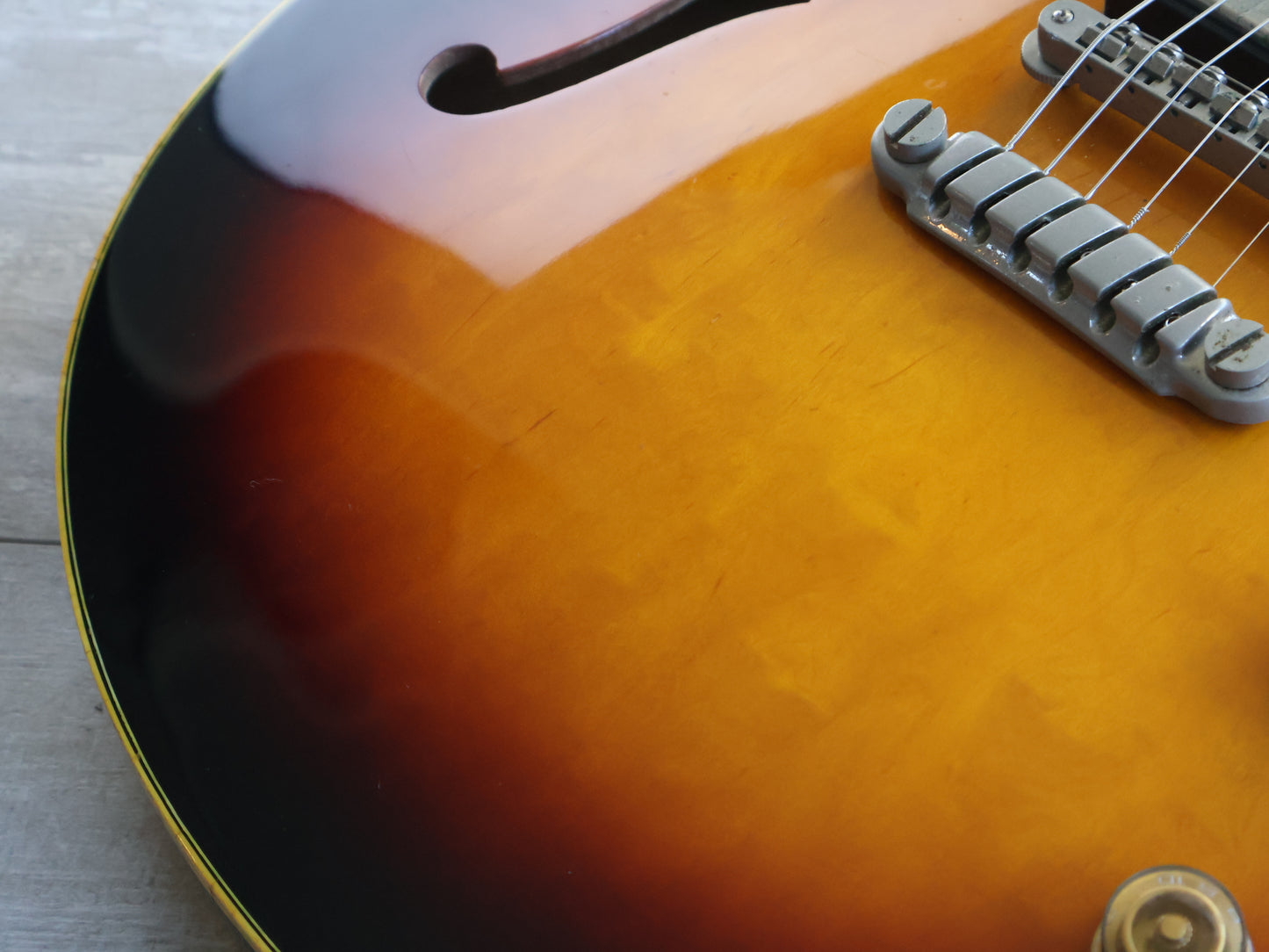 1982 Greco Japan SV-600 Super View Semi-Hollowbody (Sunburst)