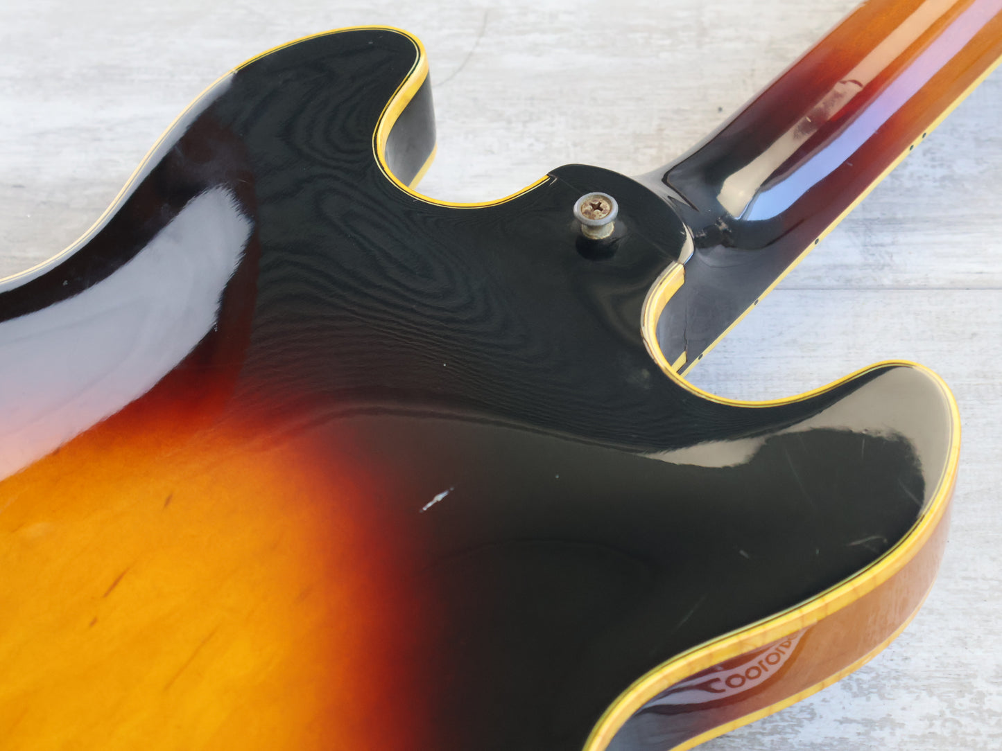 1982 Greco Japan SV-600 Super View Semi-Hollowbody (Sunburst)