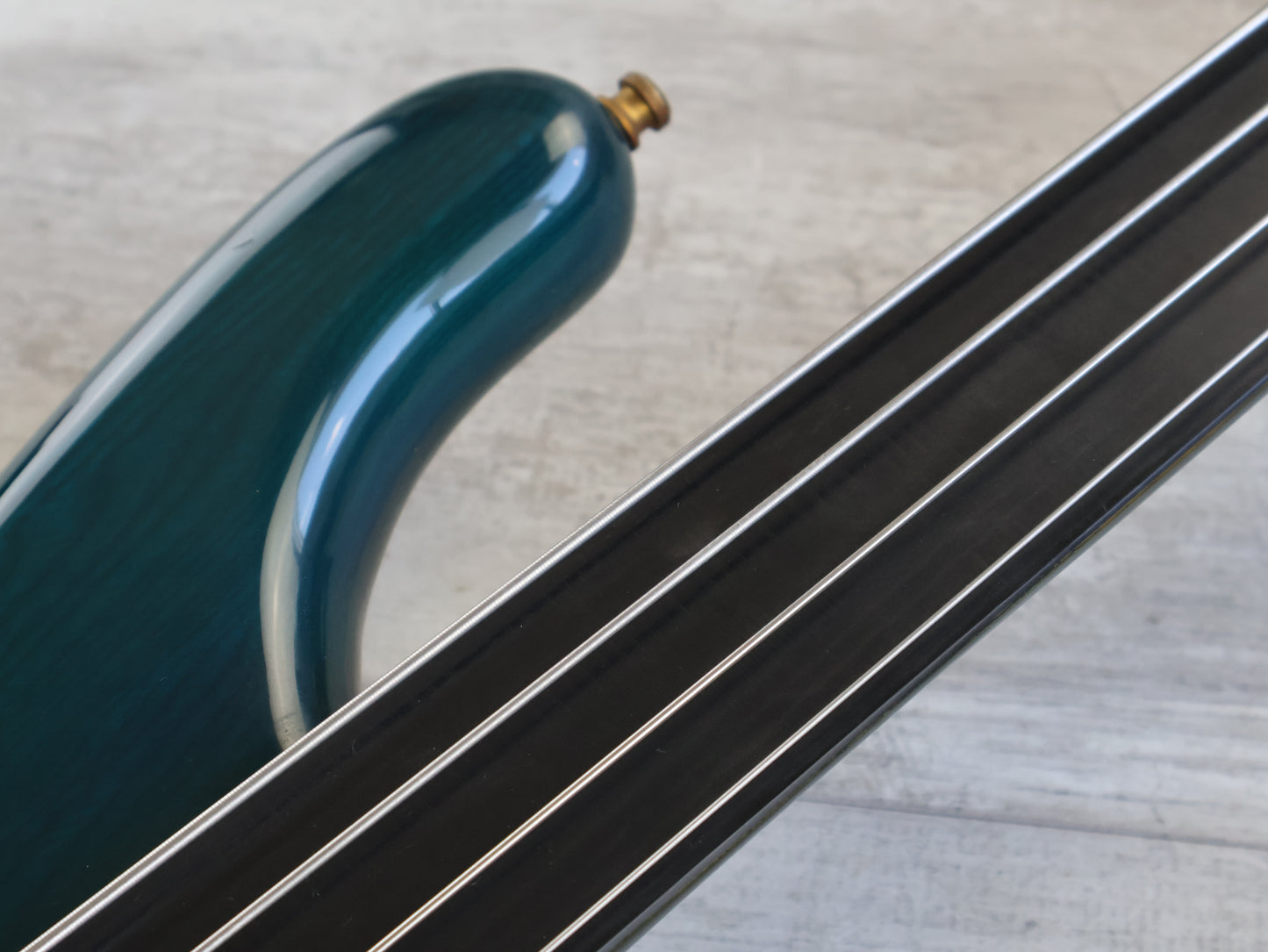 1989 Rockoon Japan (by Kawai) RB-110PZ Fretless Neckthrough Bass (See-Thru Blue)