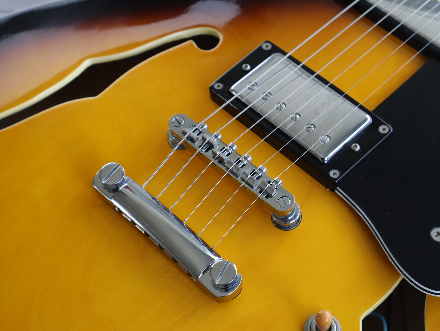 2013 Tokai ES-78 Semi Hollowbody 335 Electric Guitar (Brown Sunburst)