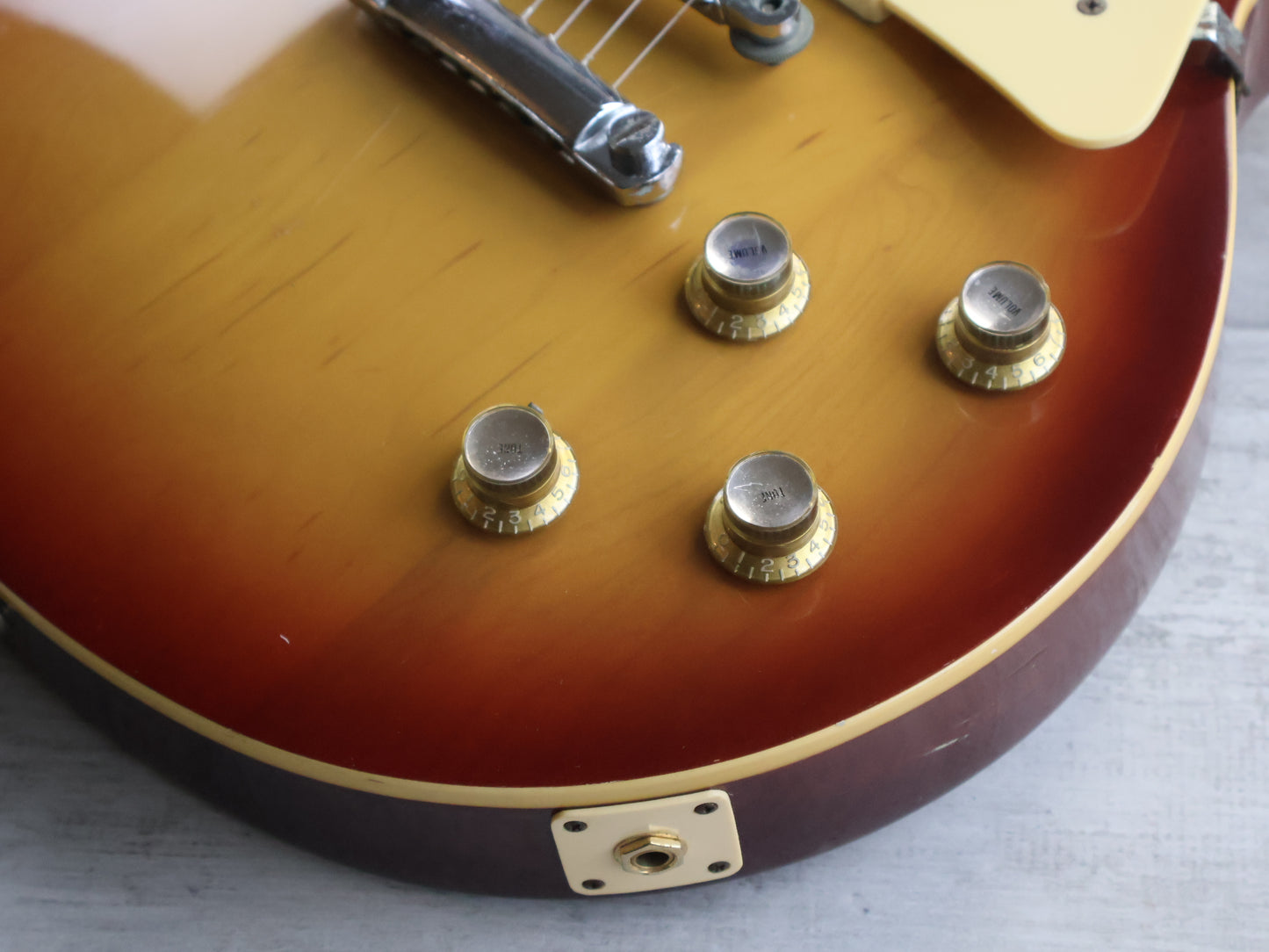1976 Burny Japan FLG-70 Super Grade Les Paul Standard (Sunburst)