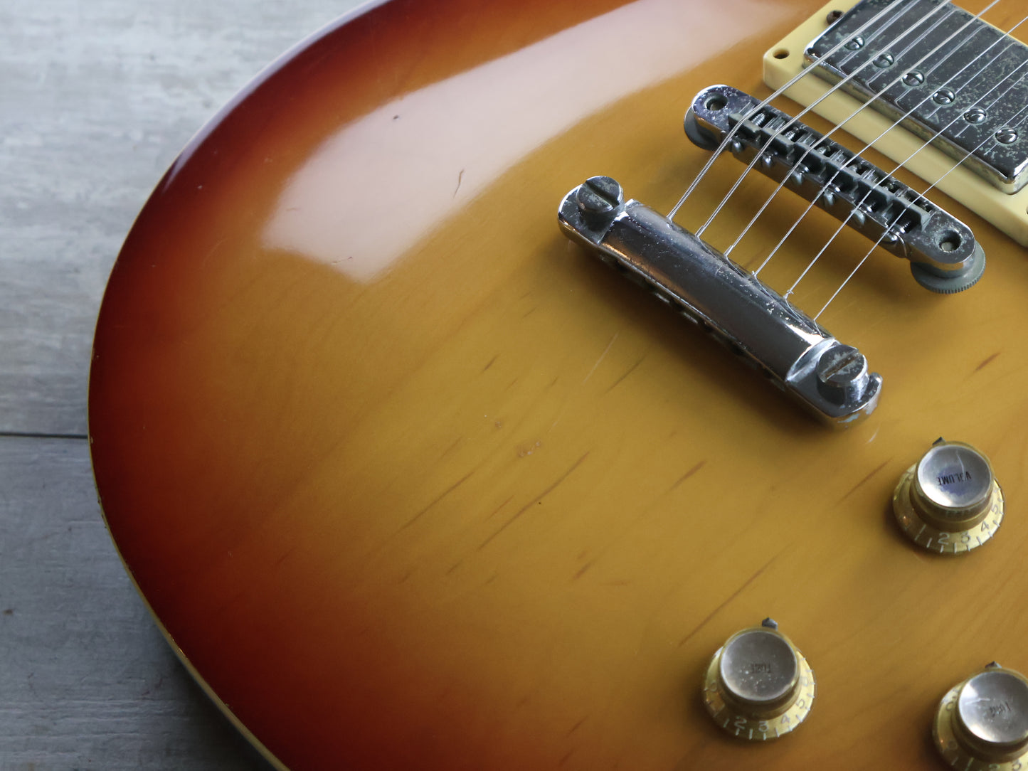 1976 Burny Japan FLG-70 Super Grade Les Paul Standard (Sunburst)