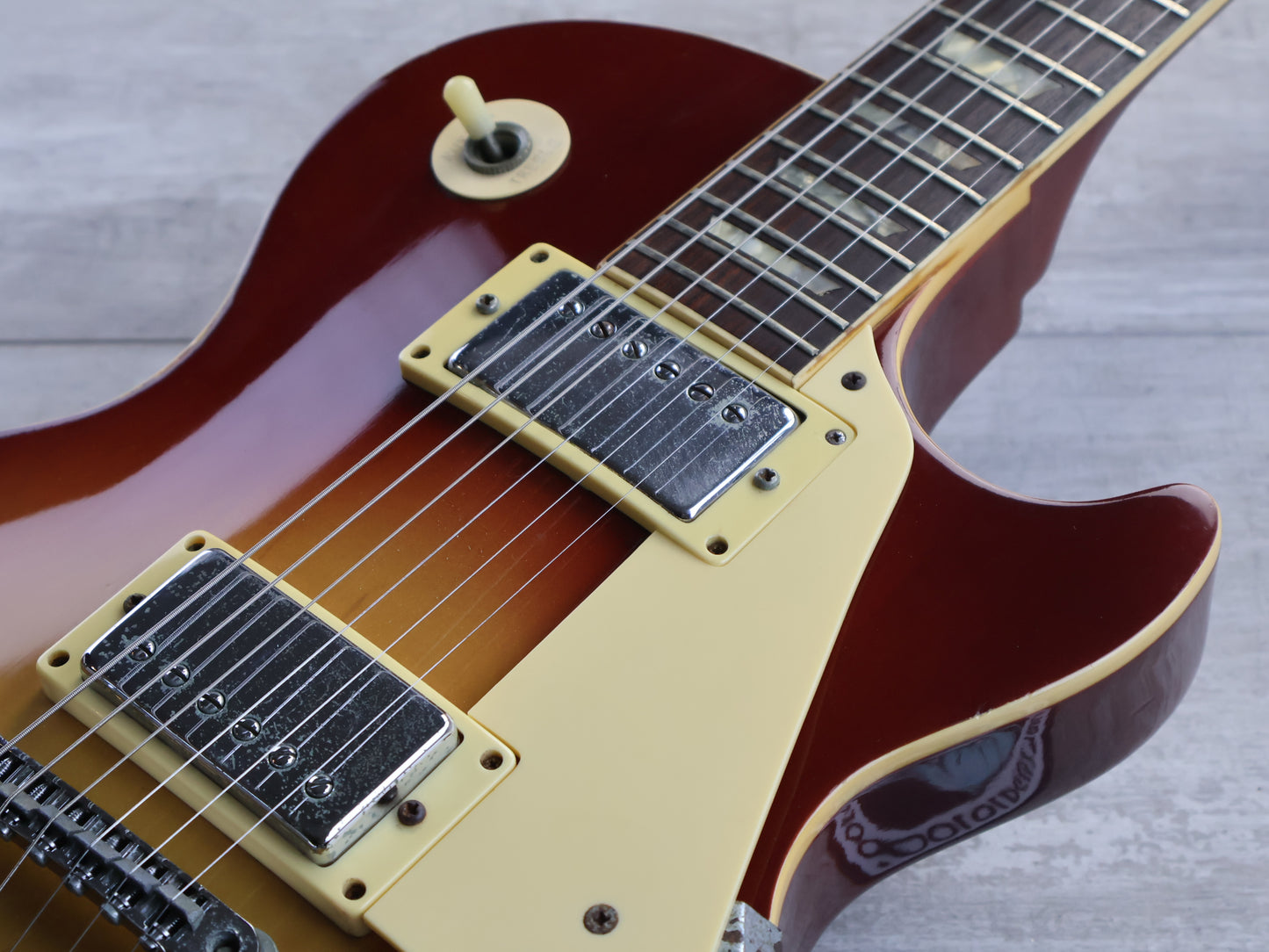 1976 Burny Japan FLG-70 Super Grade Les Paul Standard (Sunburst)