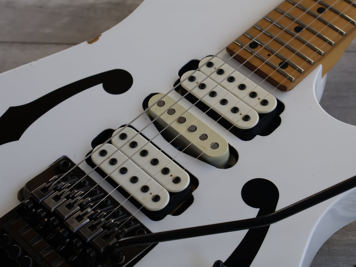 1995 Ibanez Japan PGM300 Paul Gilbert Signature Model Superstrat (White)