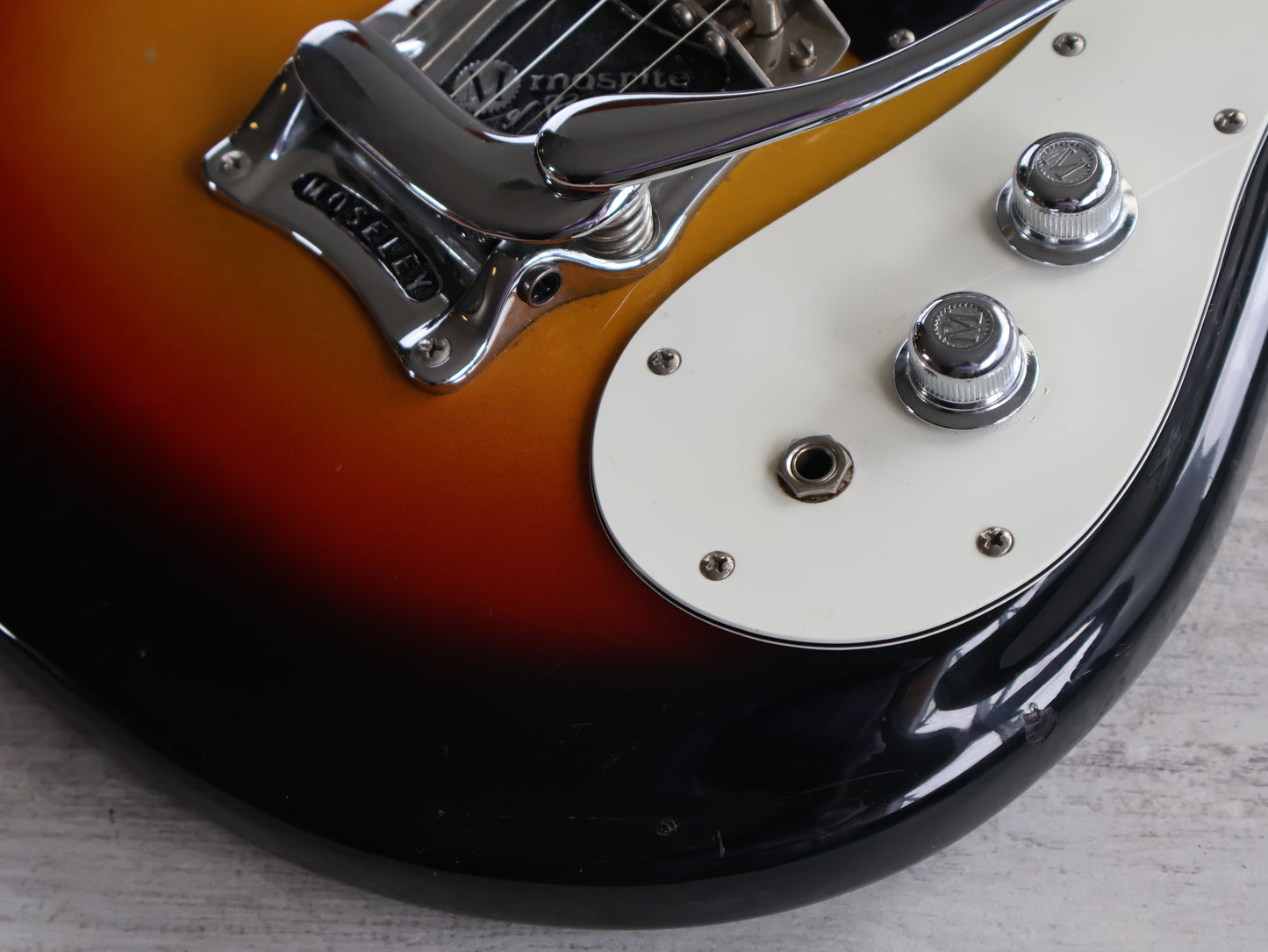 2000's Mosrite "1965" Reissue Ventures Model w/Moseley Tremolo (Sunburst)