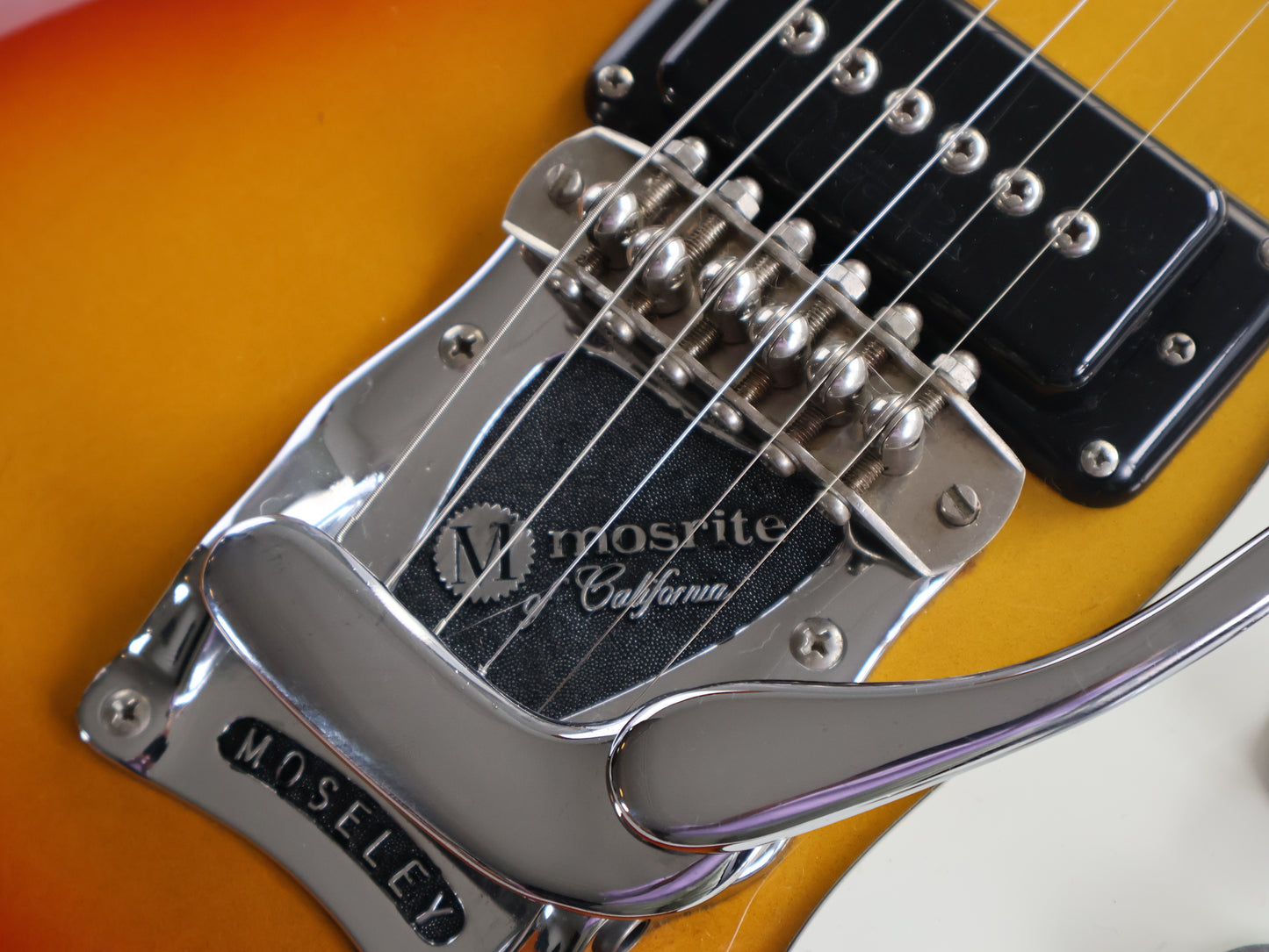 2000's Mosrite "1965" Reissue Ventures Model w/Moseley Tremolo (Sunburst)