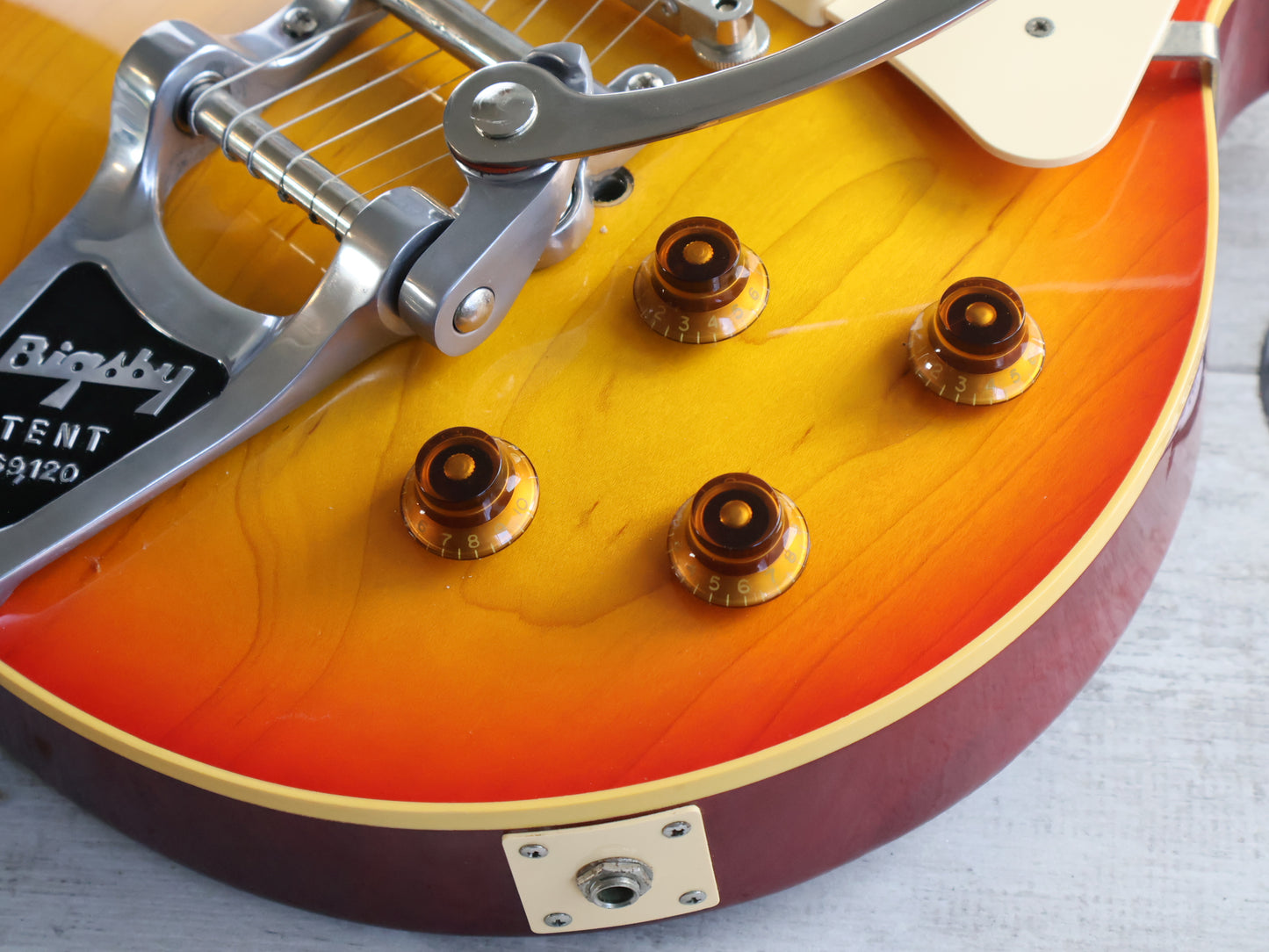 2005 Epiphone Japan LQ Series Limited Edition Les Paul Standard w/Bigsby (Cherry Sunburst))