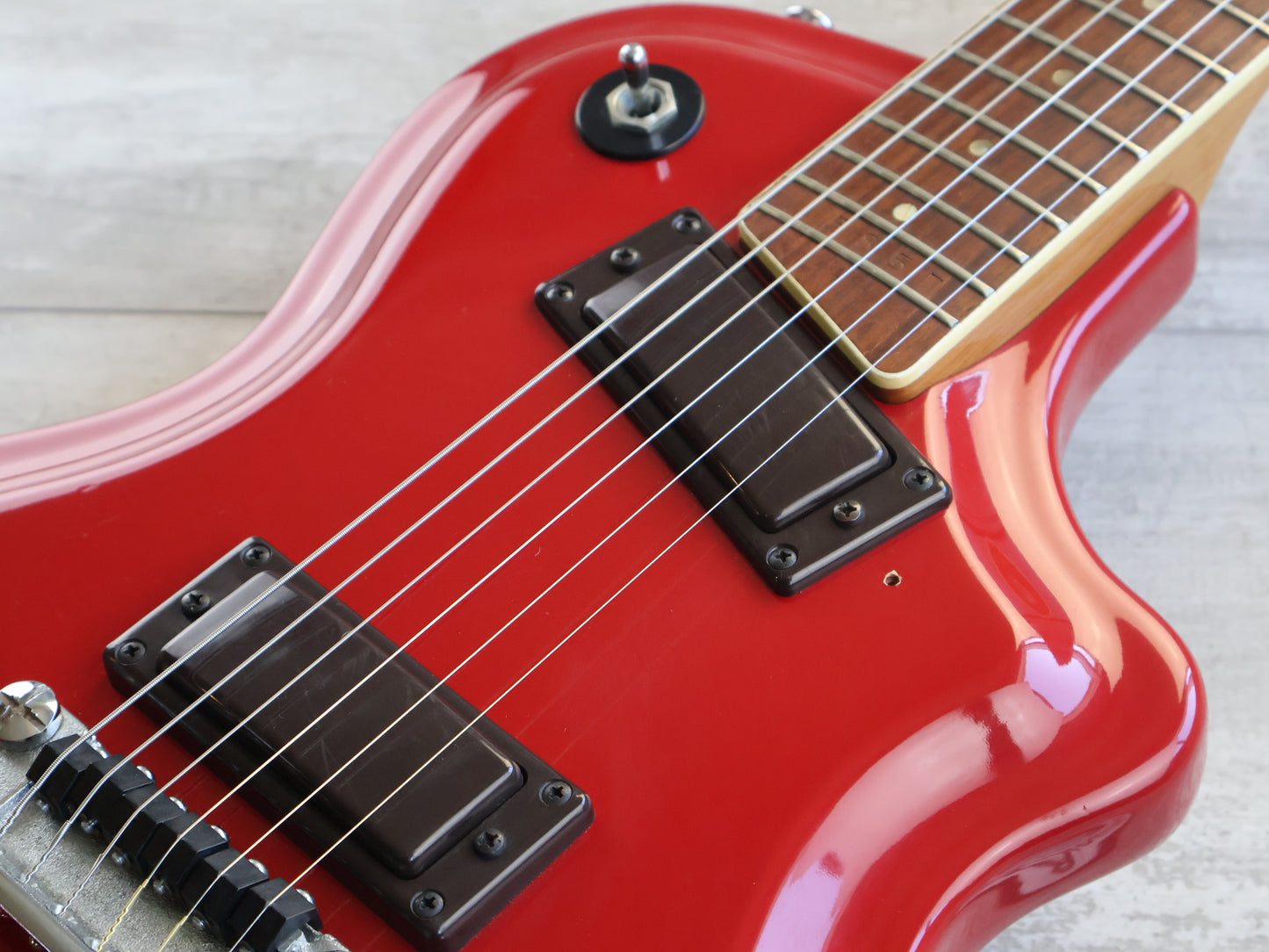 1972 Yamaha Japan SG40 Single Cutaway (Red)