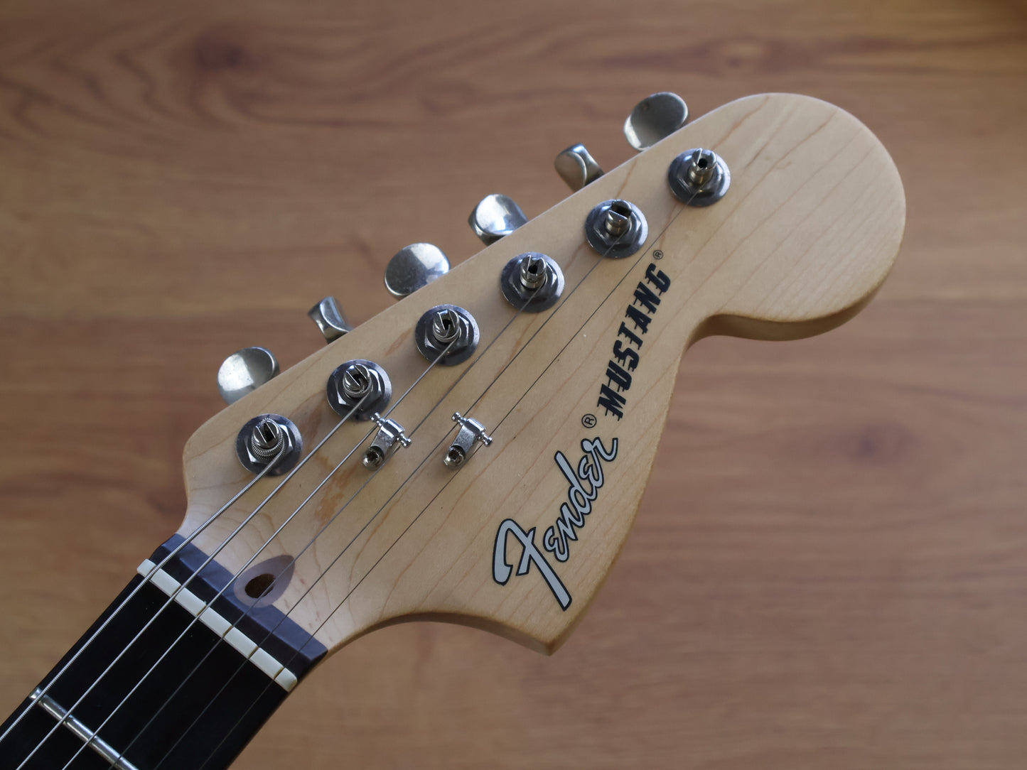 2021 Fender American Performer Mustang (3-Tone Sunburst)