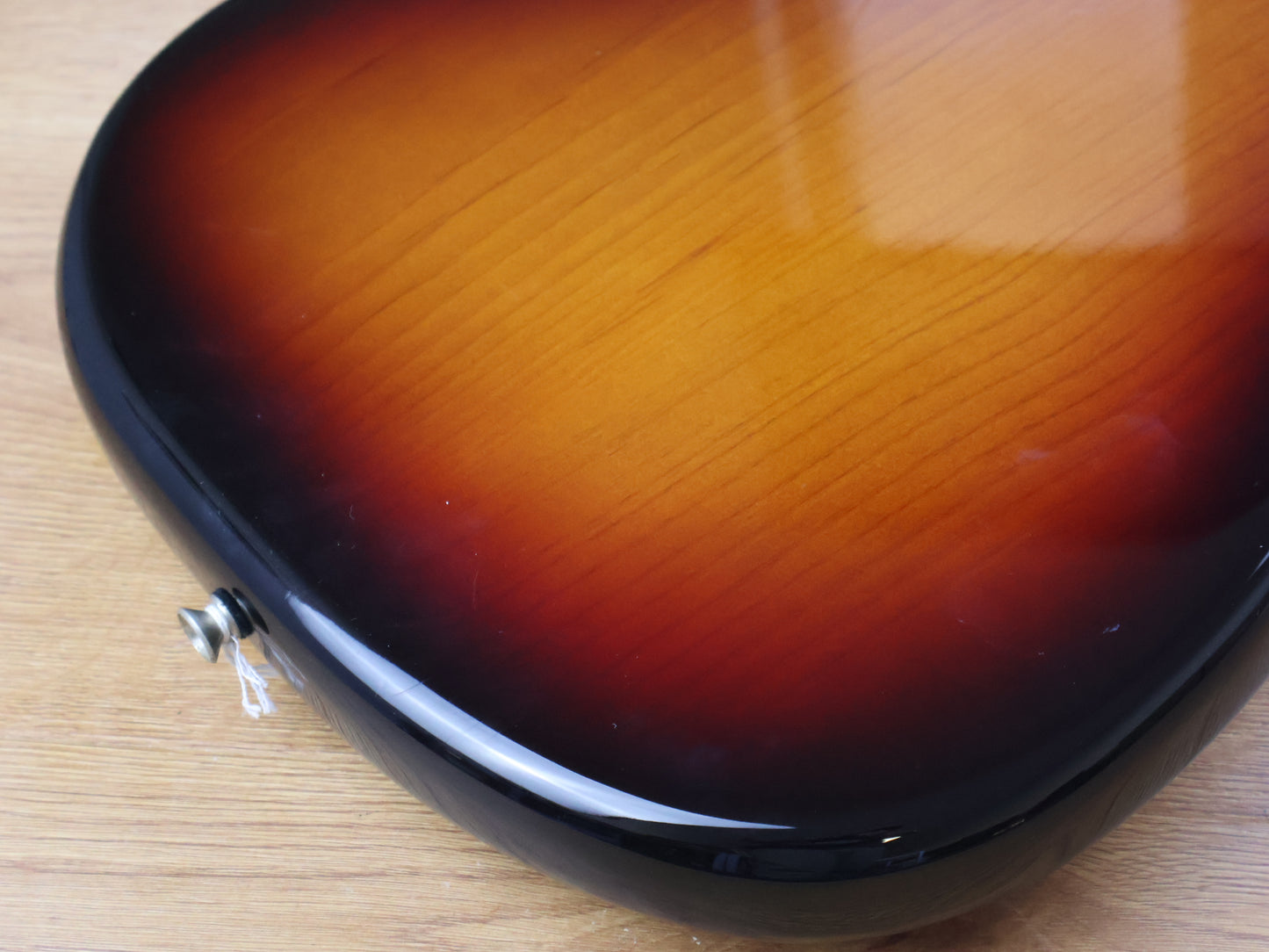 2021 Fender American Performer Mustang (3-Tone Sunburst)