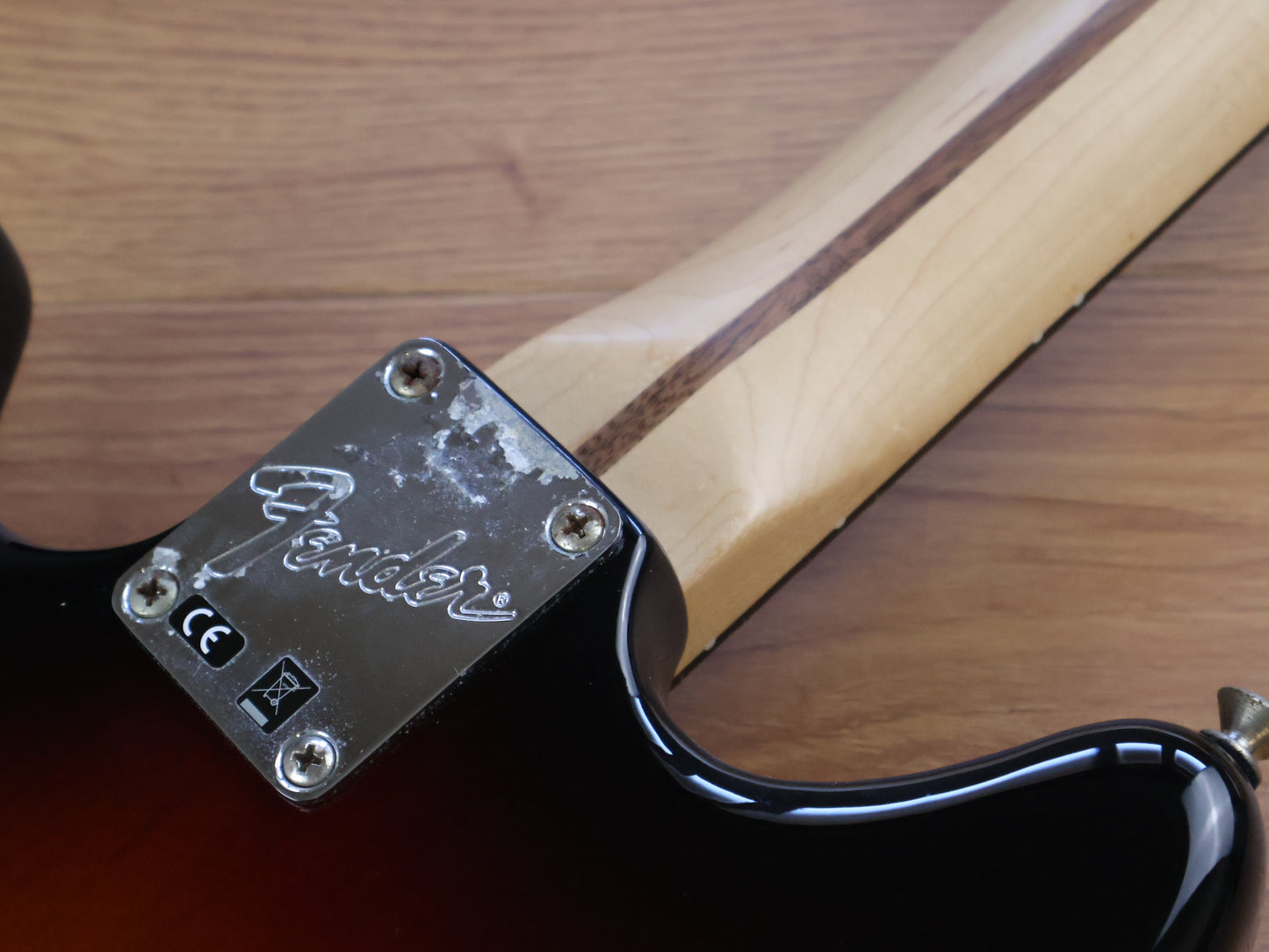 2021 Fender American Performer Mustang (3-Tone Sunburst)