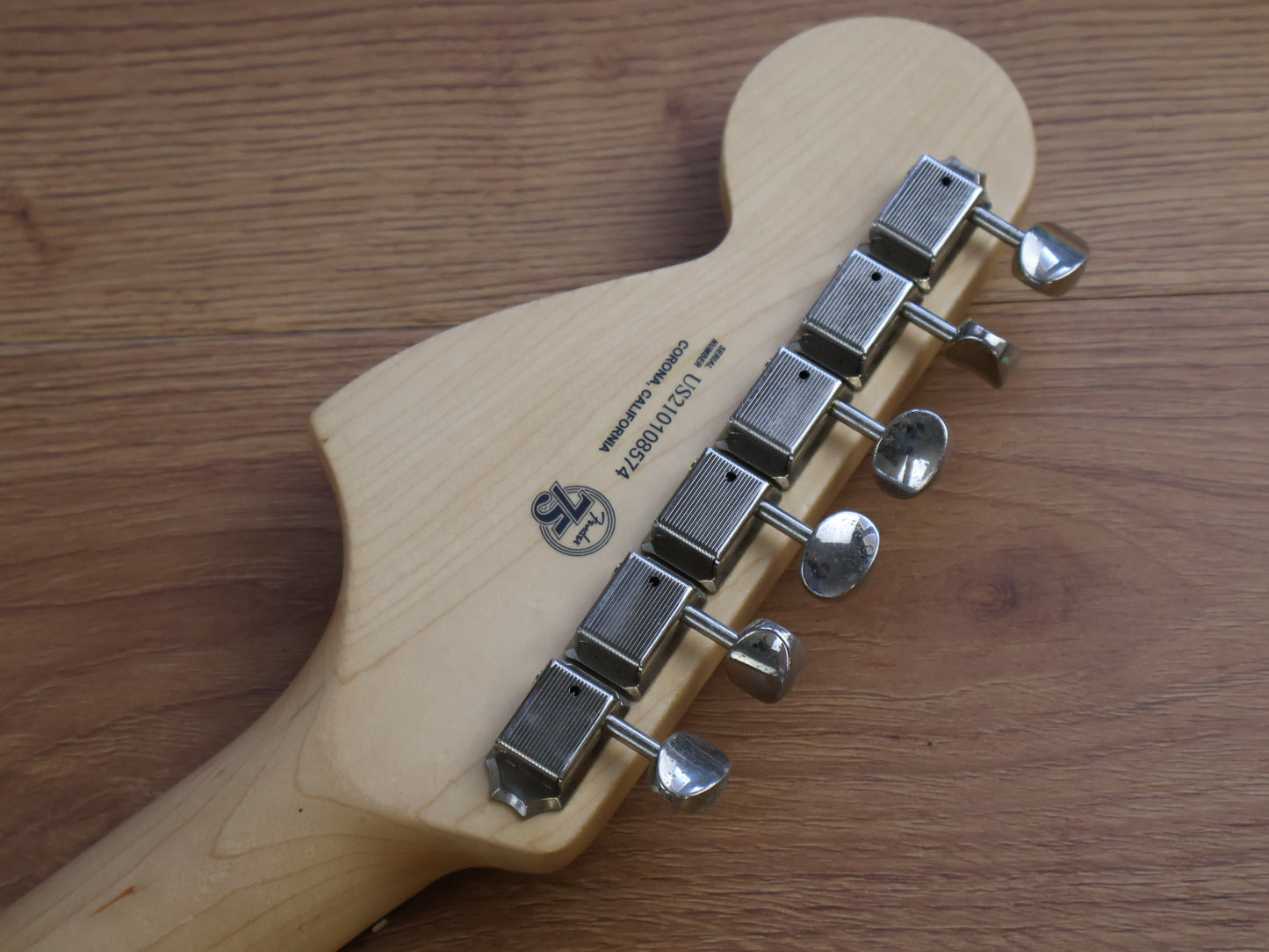 2021 Fender American Performer Mustang (3-Tone Sunburst)