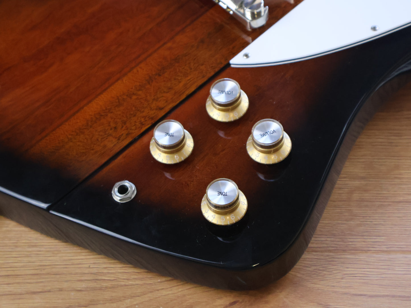 Epiphone "Inspired by Gibson" '63 Reissue Firebird (Vintage Sunburst)