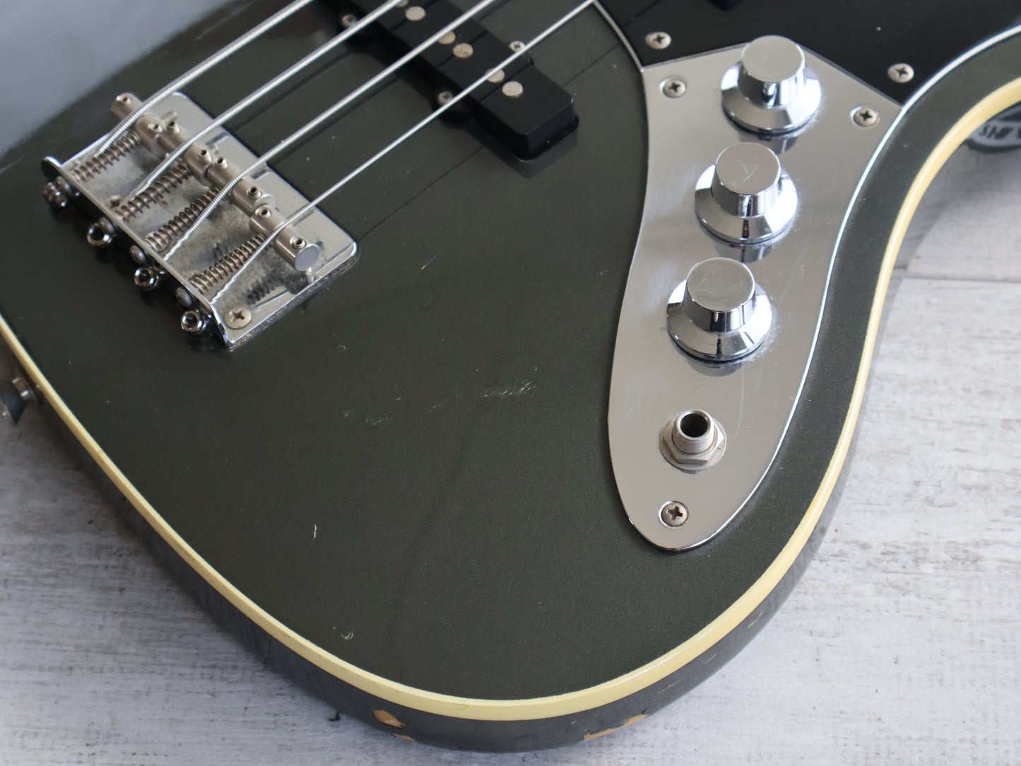 2004 Fender Japan AJB-65 Aerodyne Jazz Bass (Dolphin Grey)