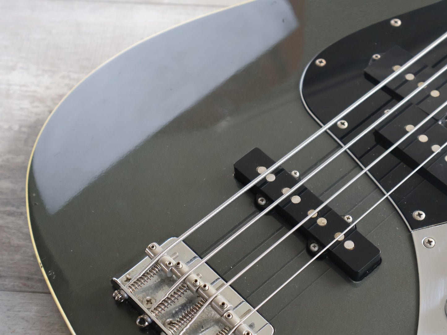 2004 Fender Japan AJB-65 Aerodyne Jazz Bass (Dolphin Grey)
