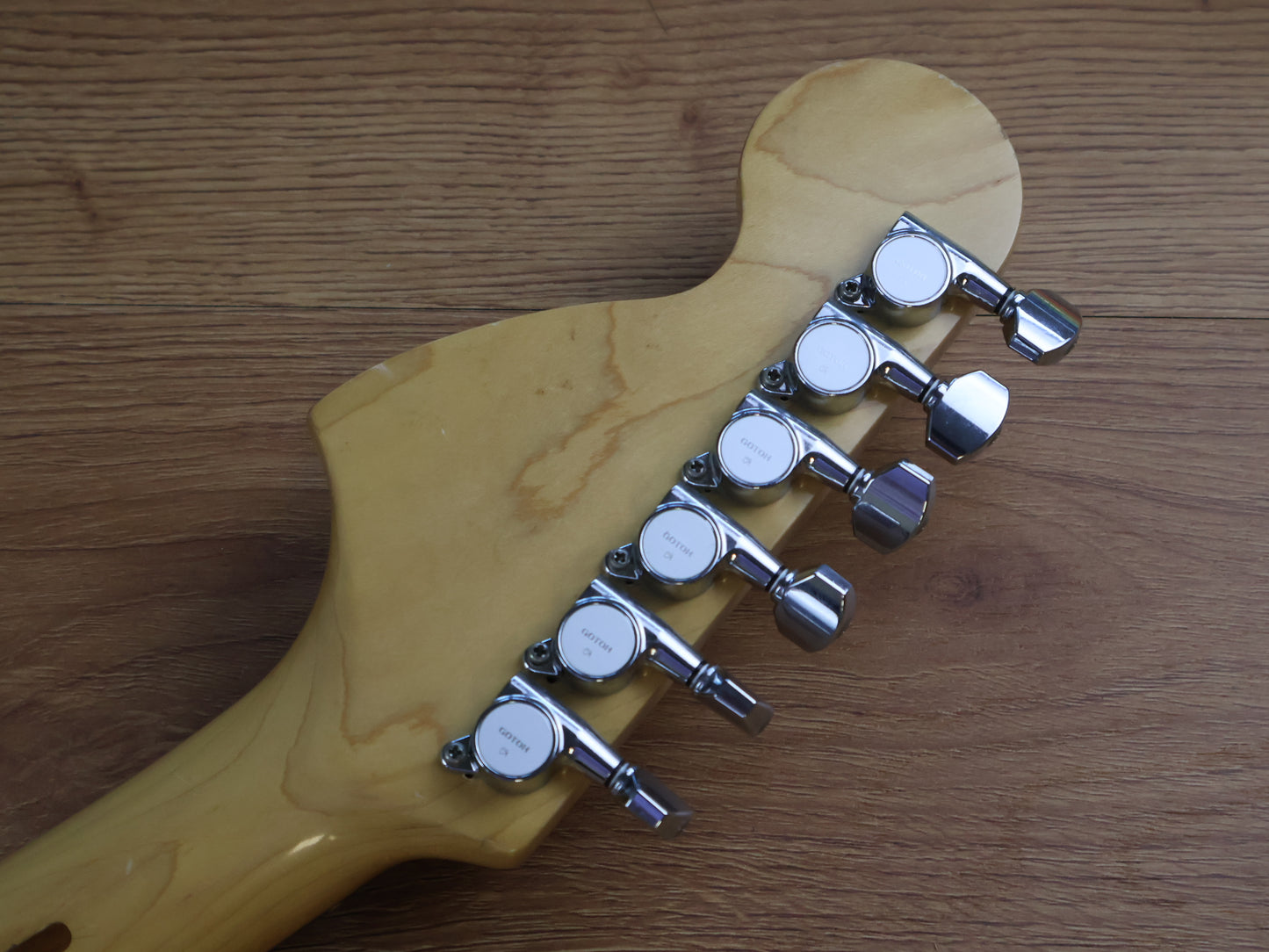 1989 Fender Japan ST72-65 '72 Reissue Scalloped Stratocaster w/Dimarzio's (White)