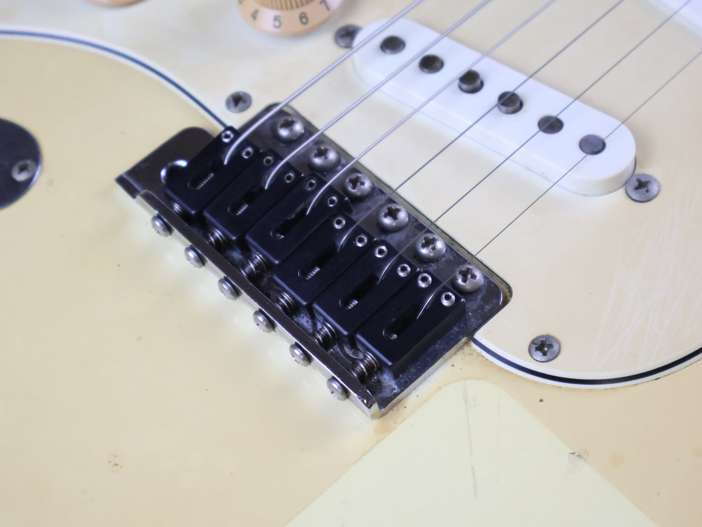 1993 Fender Japan ST68-JH '68 Reissue Jimi Hendrix Stratocaster (Vintage White)