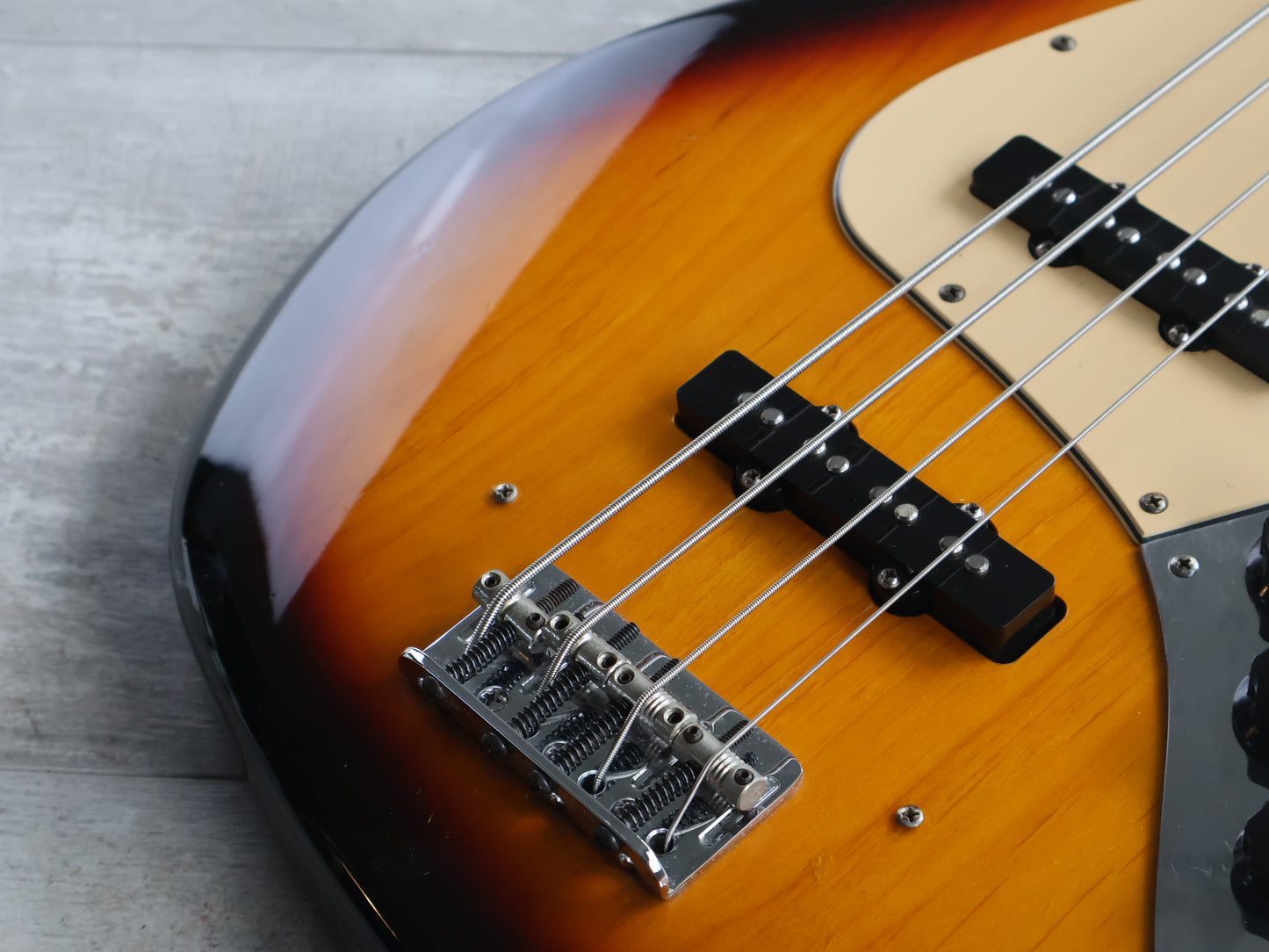 2006 Fender USA American Standard "Diamond 60th Anniversary) Jazz Bass (Sunburst)