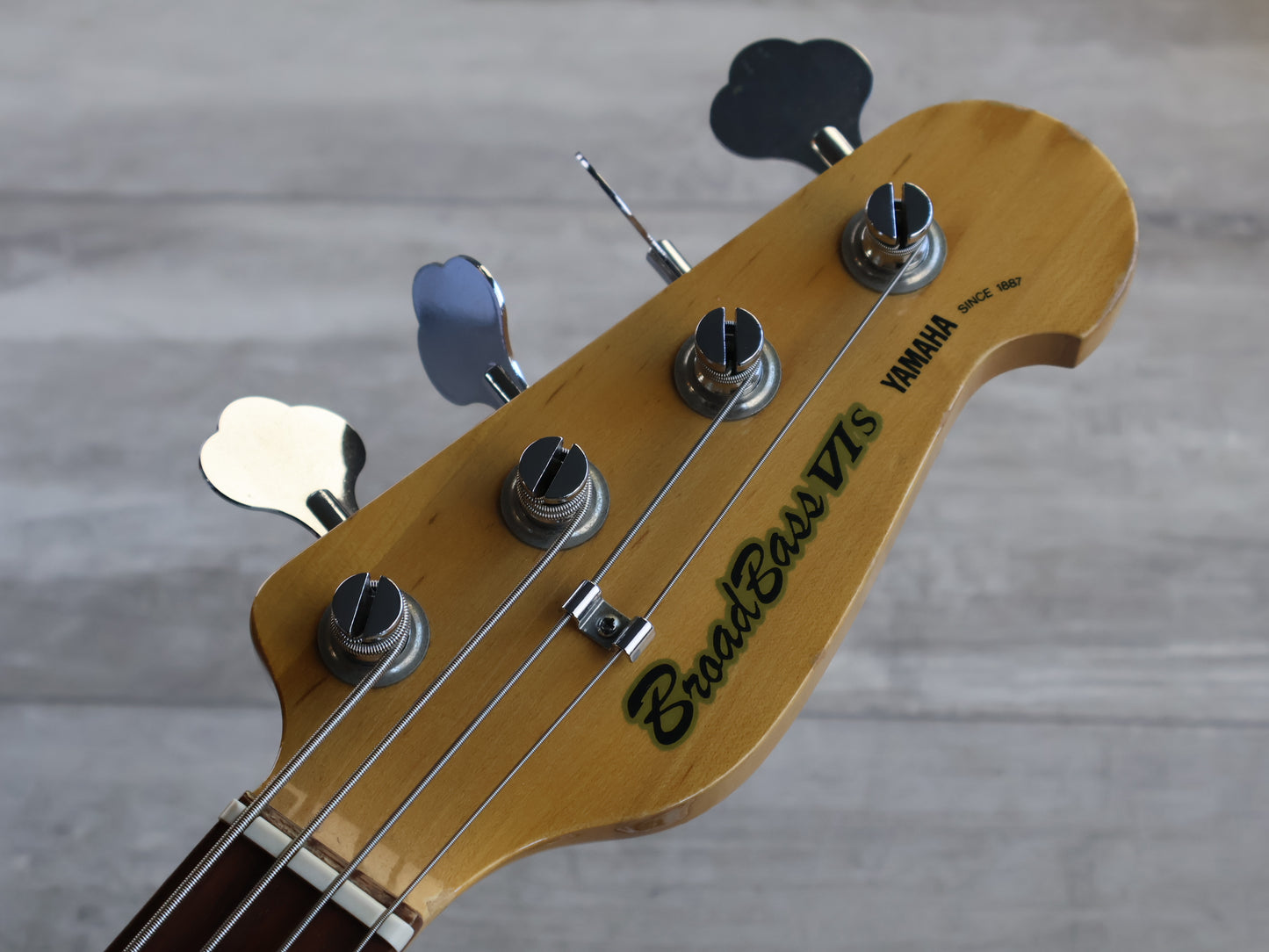 1983 Yamaha Japan BBVIS Medium Scale Broad Bass (Metallic Red)