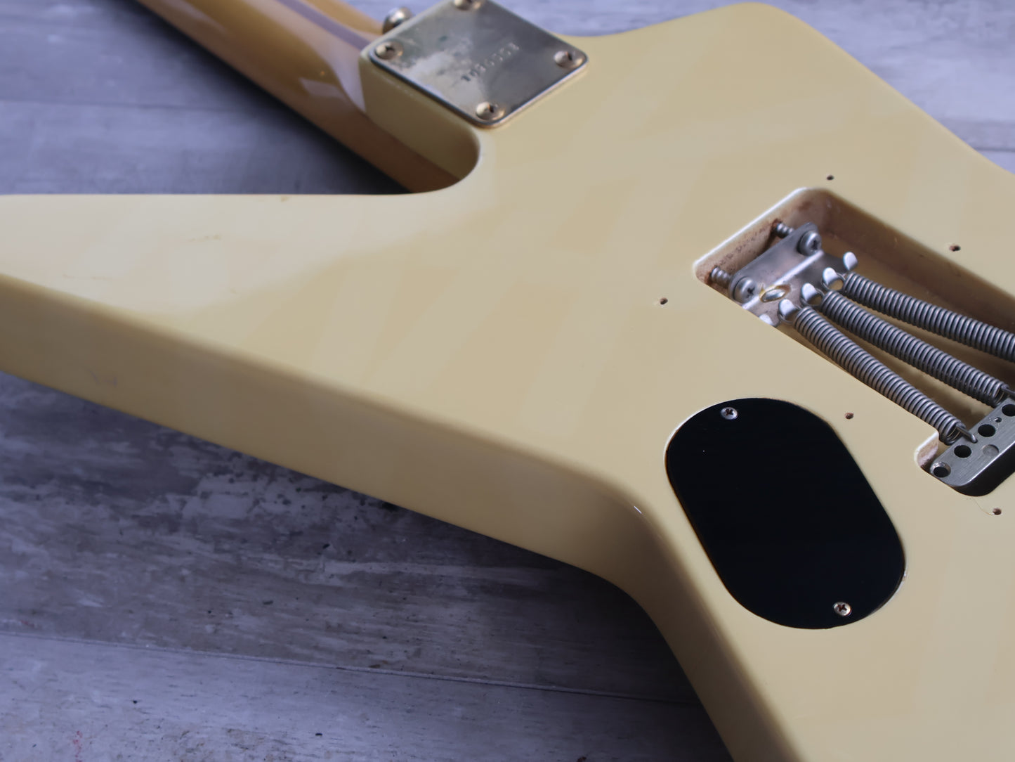 1981 Aria Pro II Strikin' Sound "Random Star" w/Dimarzio's (Vintage White)