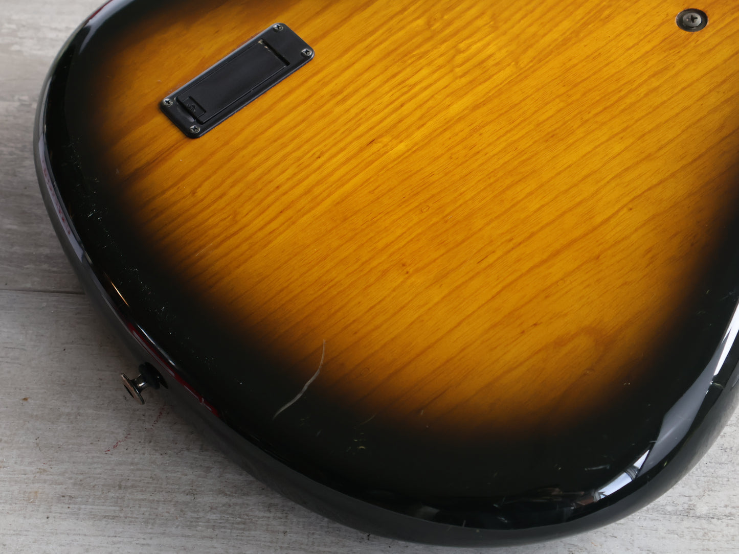 1995 Aria Pro II AVB-SB-06A Steve Bailey Signature 6-String Fretless Bass (Sunburst)