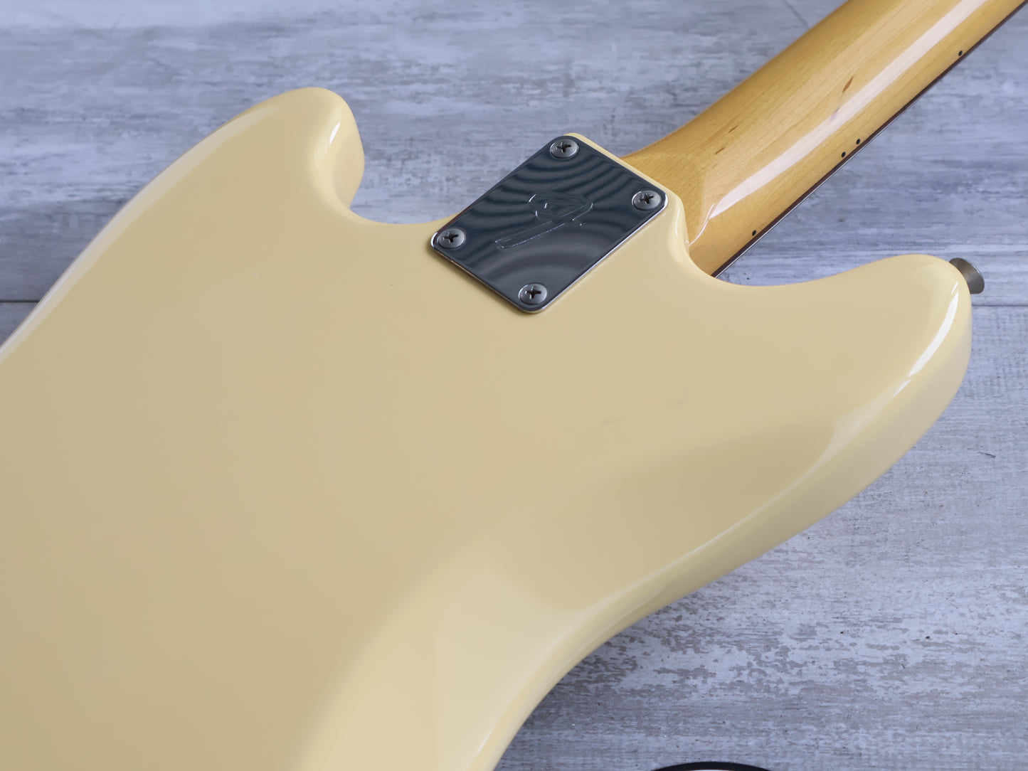 2002 Fender Japan MG69-65 '69 Reissue Mustang (Yellowed White)