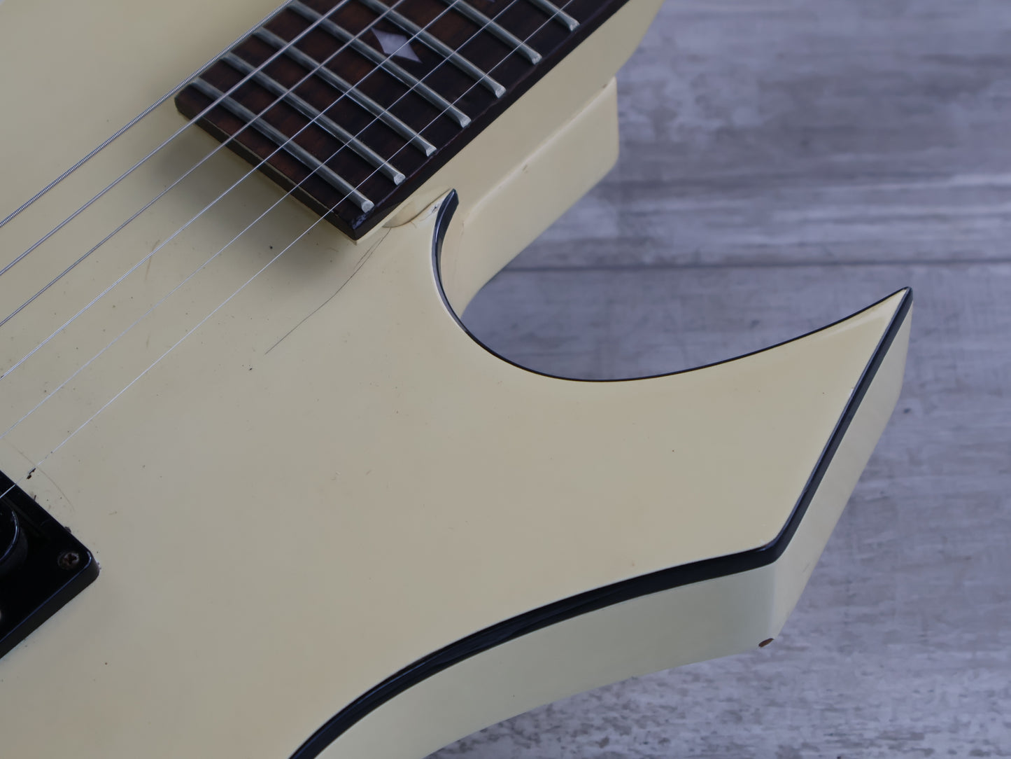 1987 Fernandes Japan FWG-7 Warlock (Aged White)