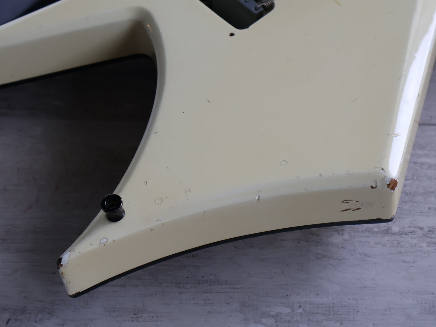 1987 Fernandes Japan FWG-7 Warlock (Aged White)