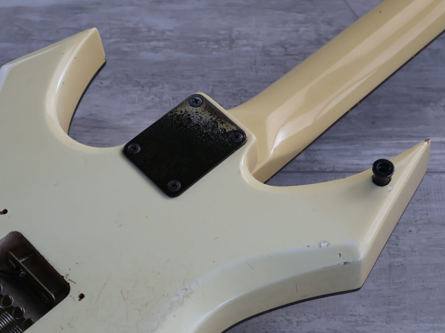 1987 Fernandes Japan FWG-7 Warlock (Aged White)