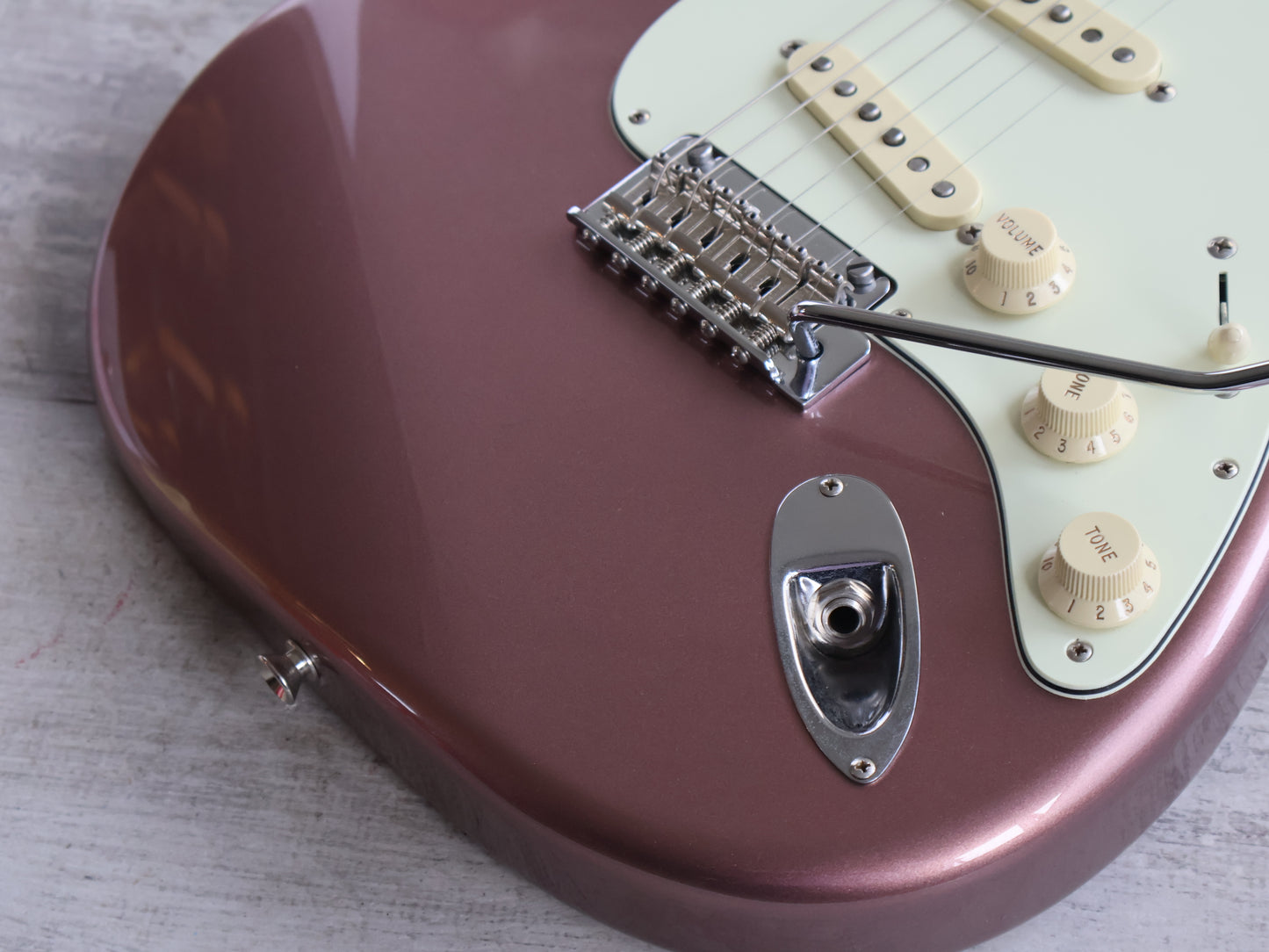 2020 Fender Japan Hybrid 60's Stratocaster (Burgundy Mist Metallic)