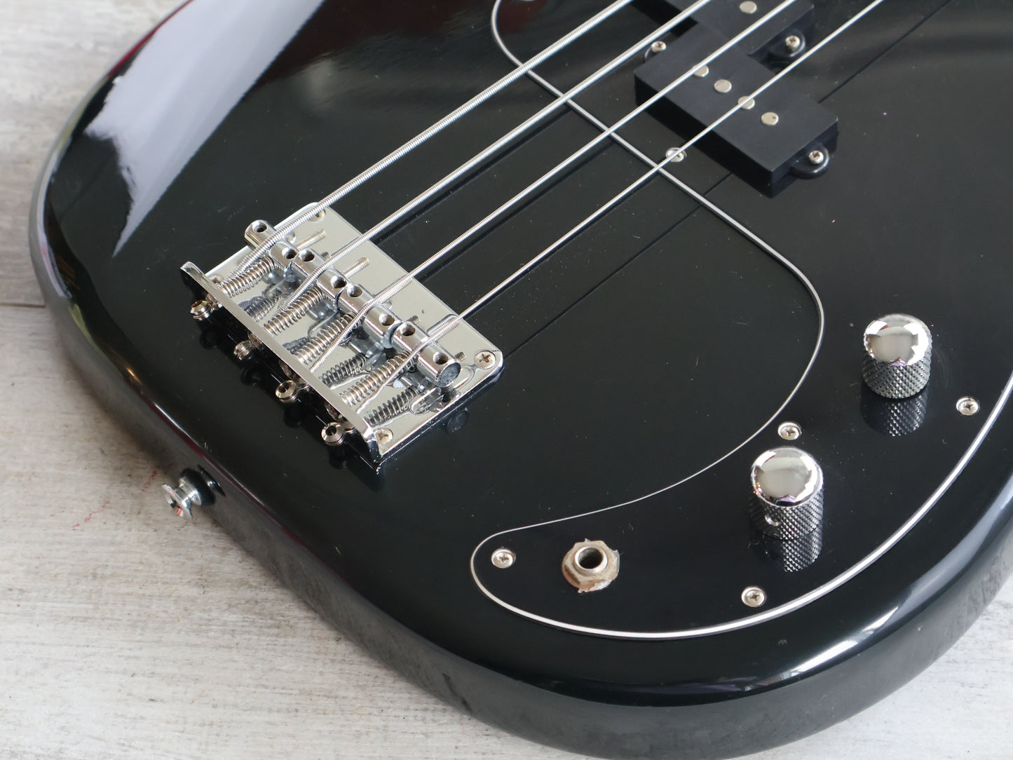 2000's Pro Session (by Riverhead) PB-302 Precision Bass (Black)