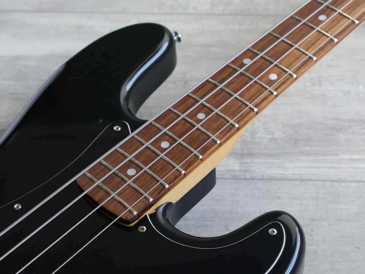 2000's Pro Session (by Riverhead) PB-302 Precision Bass (Black)