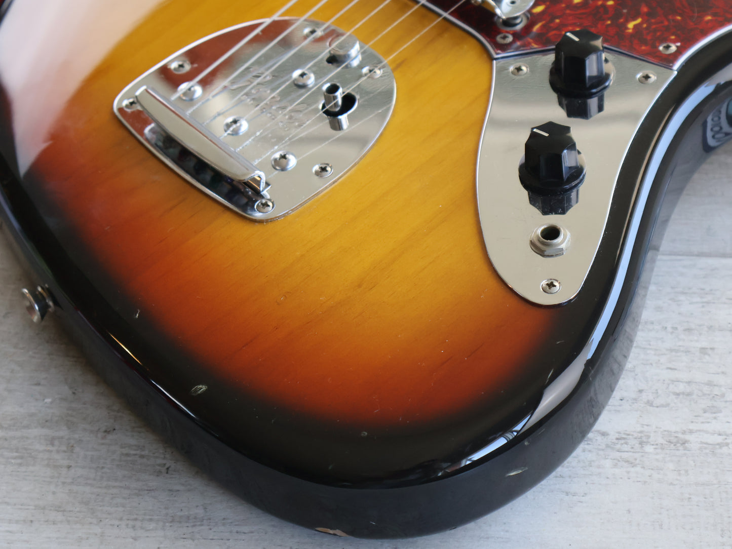 2004 Fender Japan JG66-80 '66 Reissue Jaguar (Sunburst)