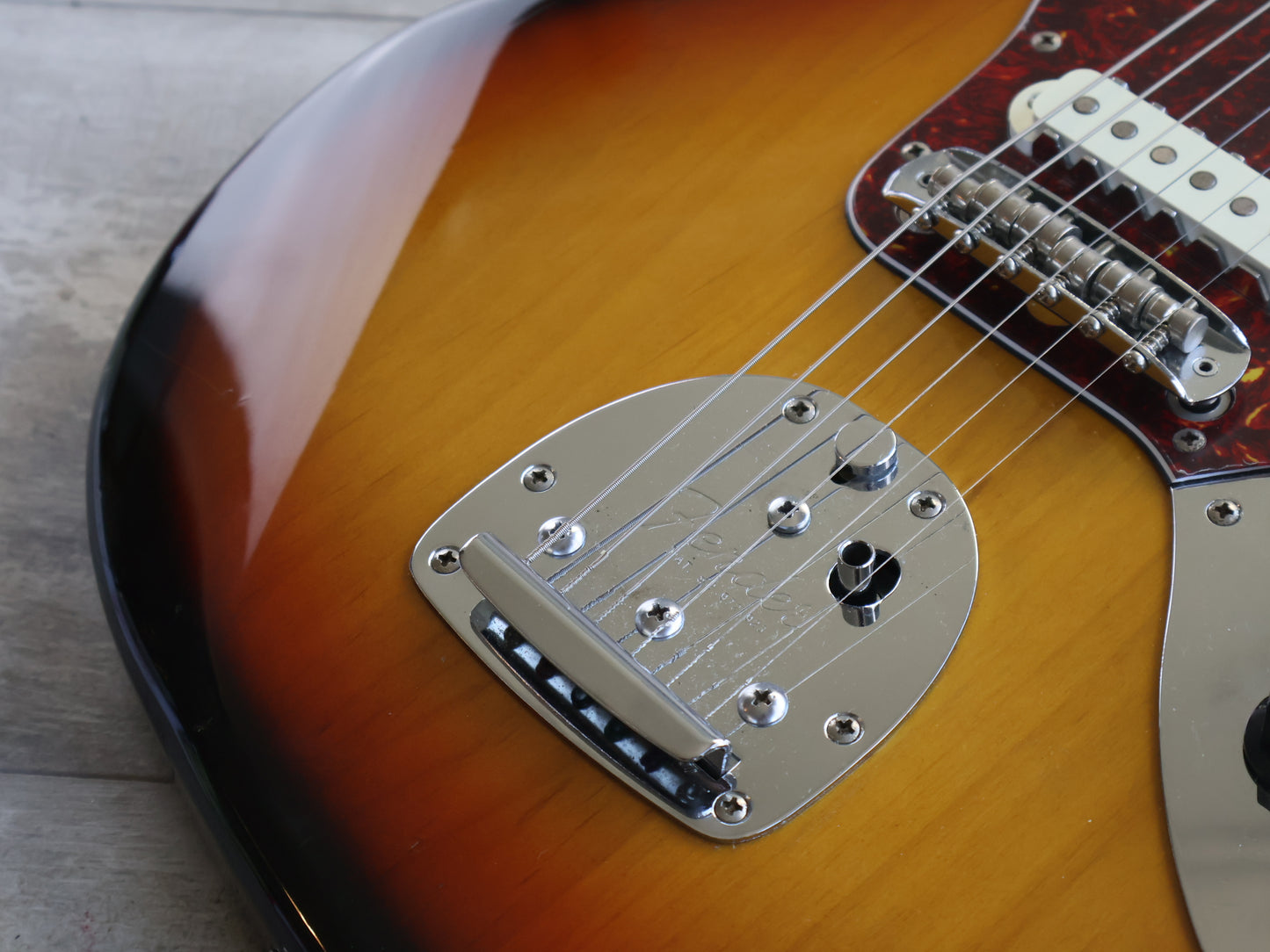 2004 Fender Japan JG66-80 '66 Reissue Jaguar (Sunburst)