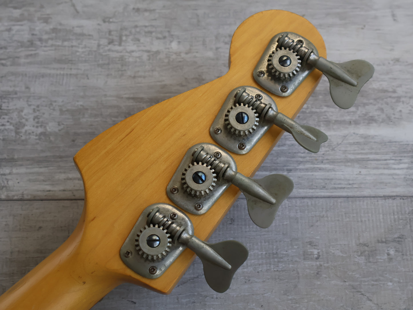 1973 Fender USA Musicmaster Bass (Dakota Red)